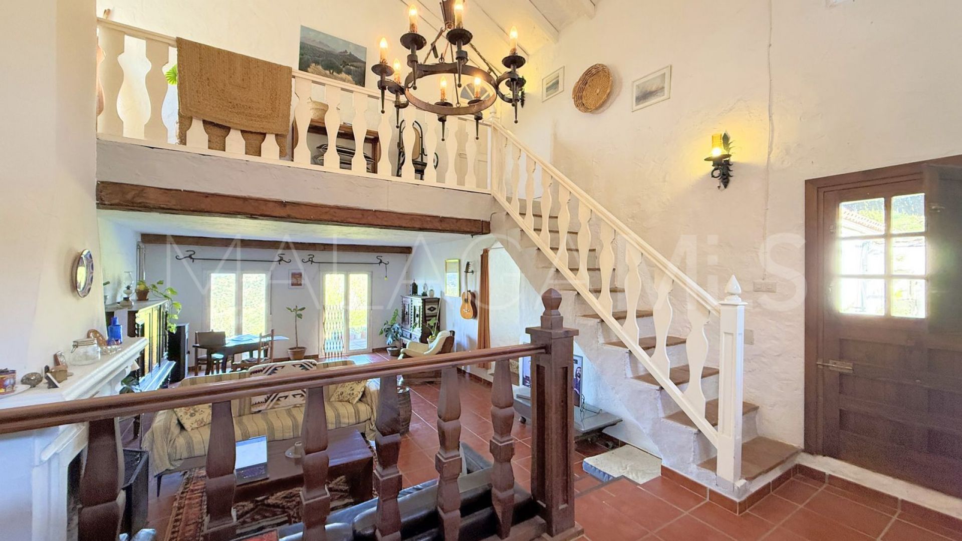 Villa for sale in Casares