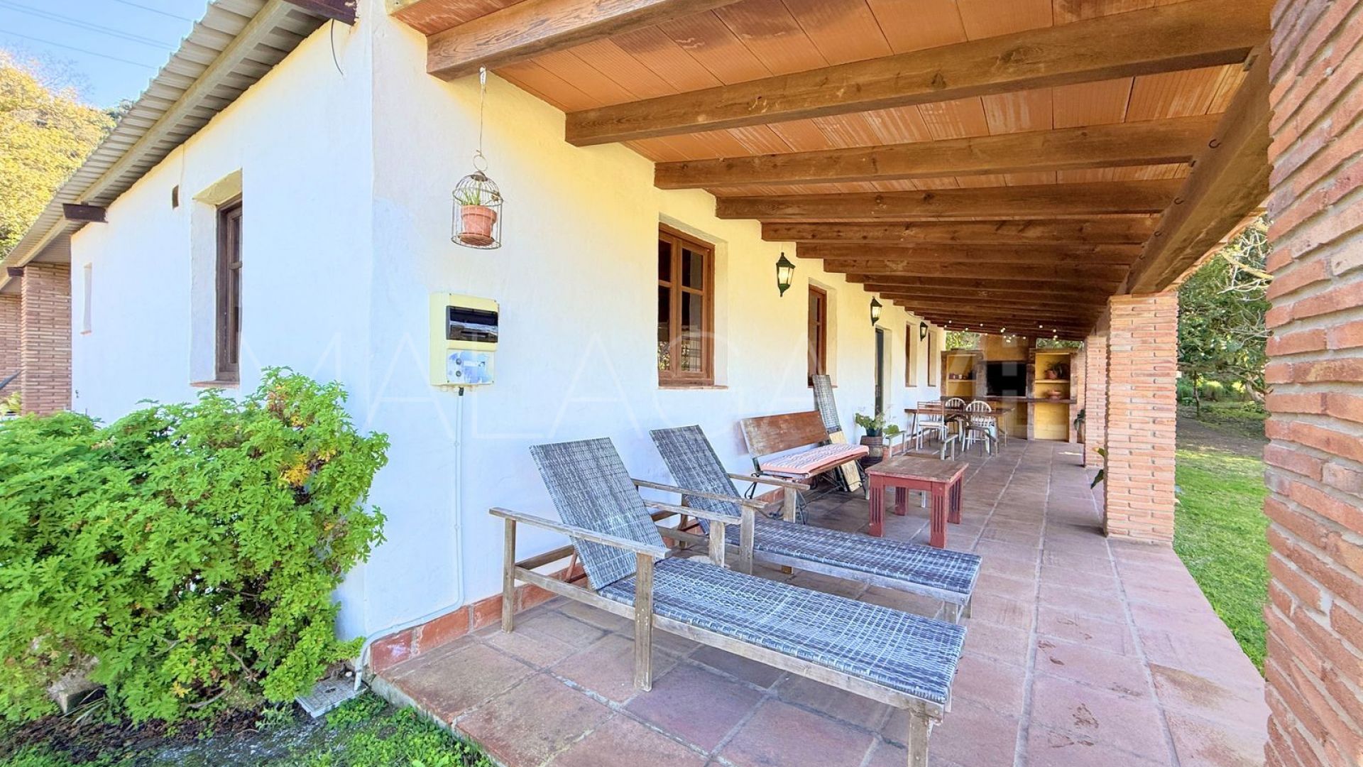 Villa for sale in Casares