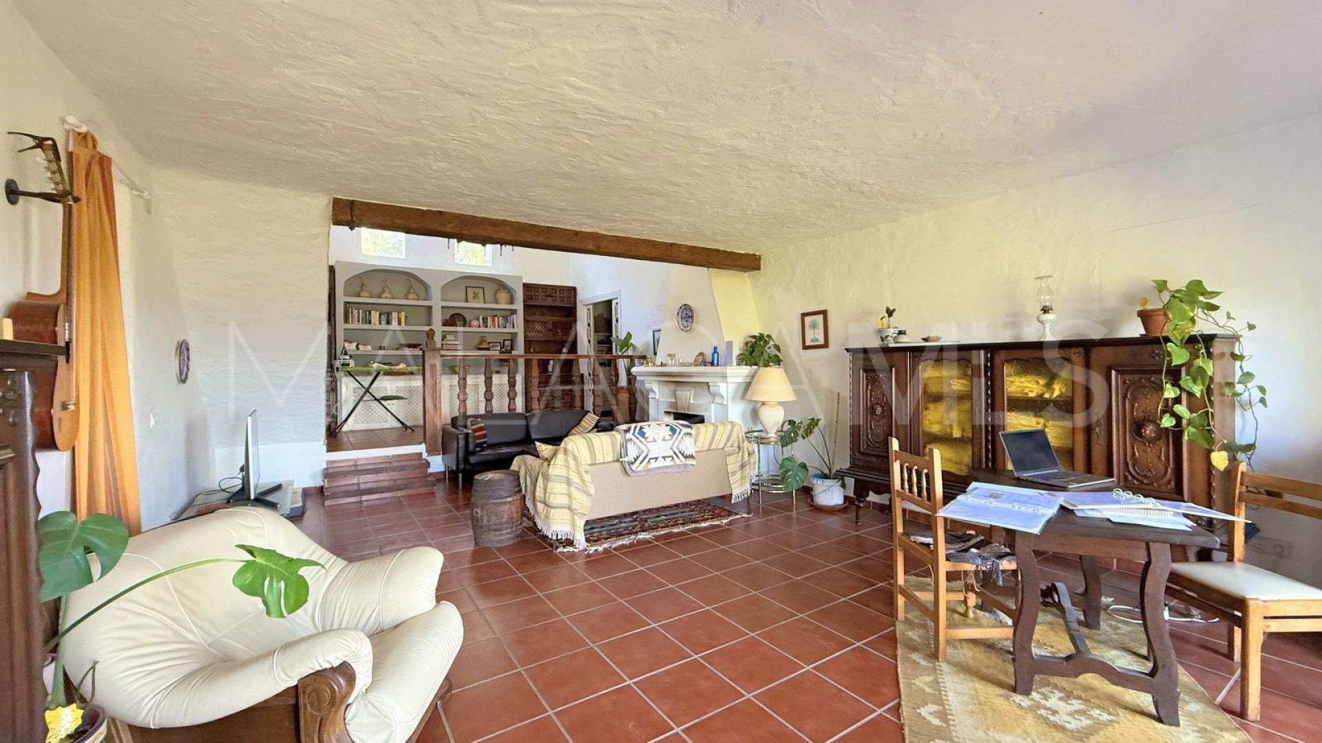 Villa for sale in Casares
