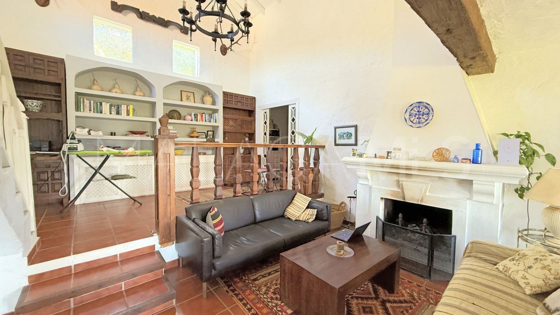 Villa for sale in Casares