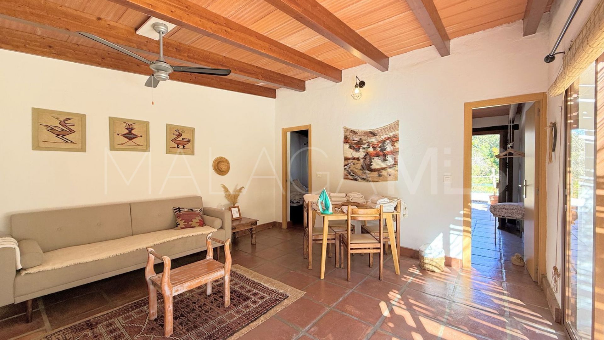 Villa for sale in Casares