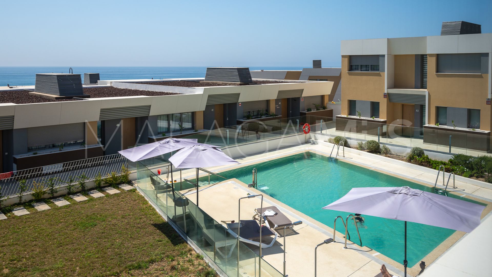 For sale town house in El Chaparral with 3 bedrooms