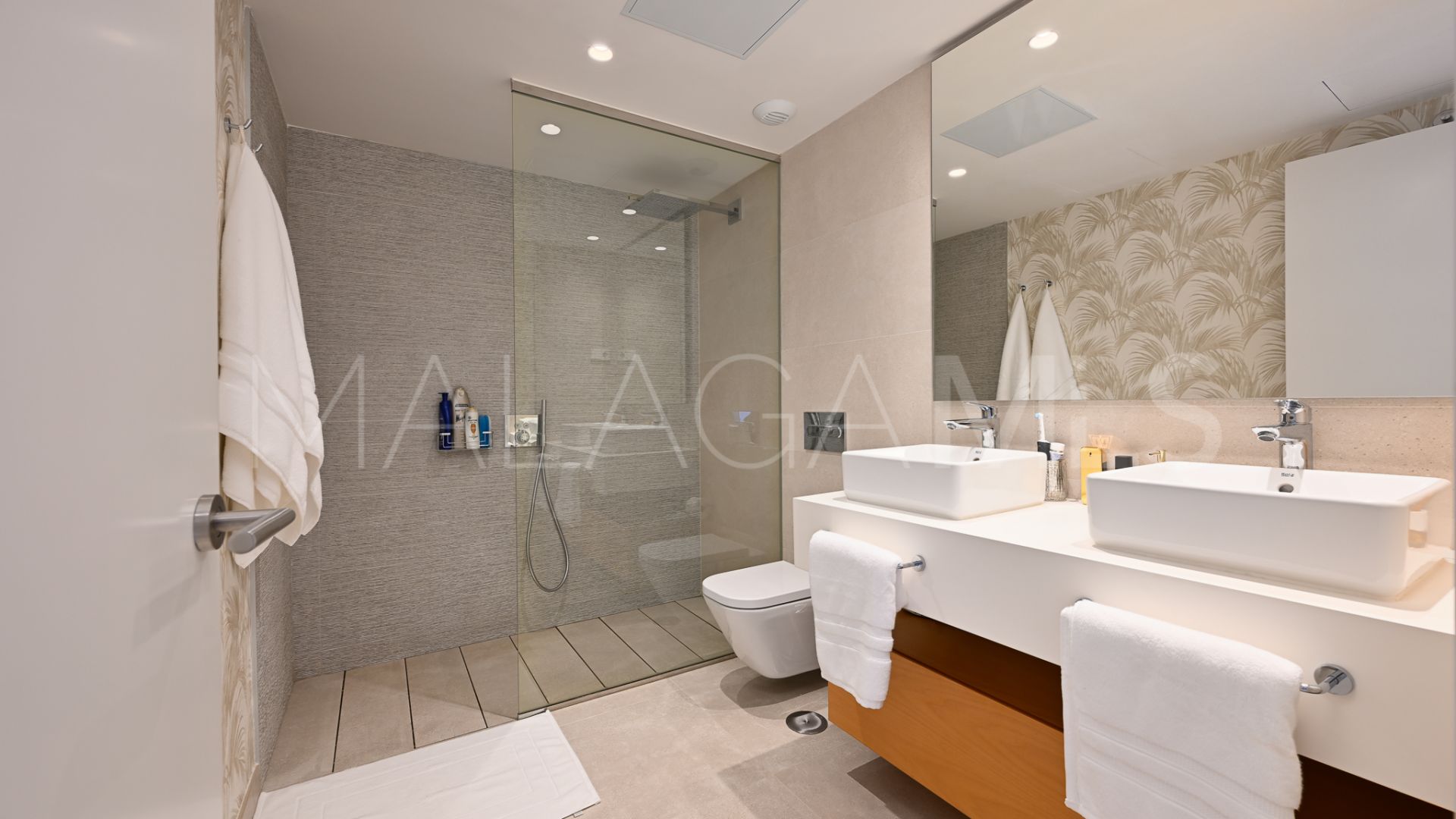 For sale town house in El Chaparral with 3 bedrooms