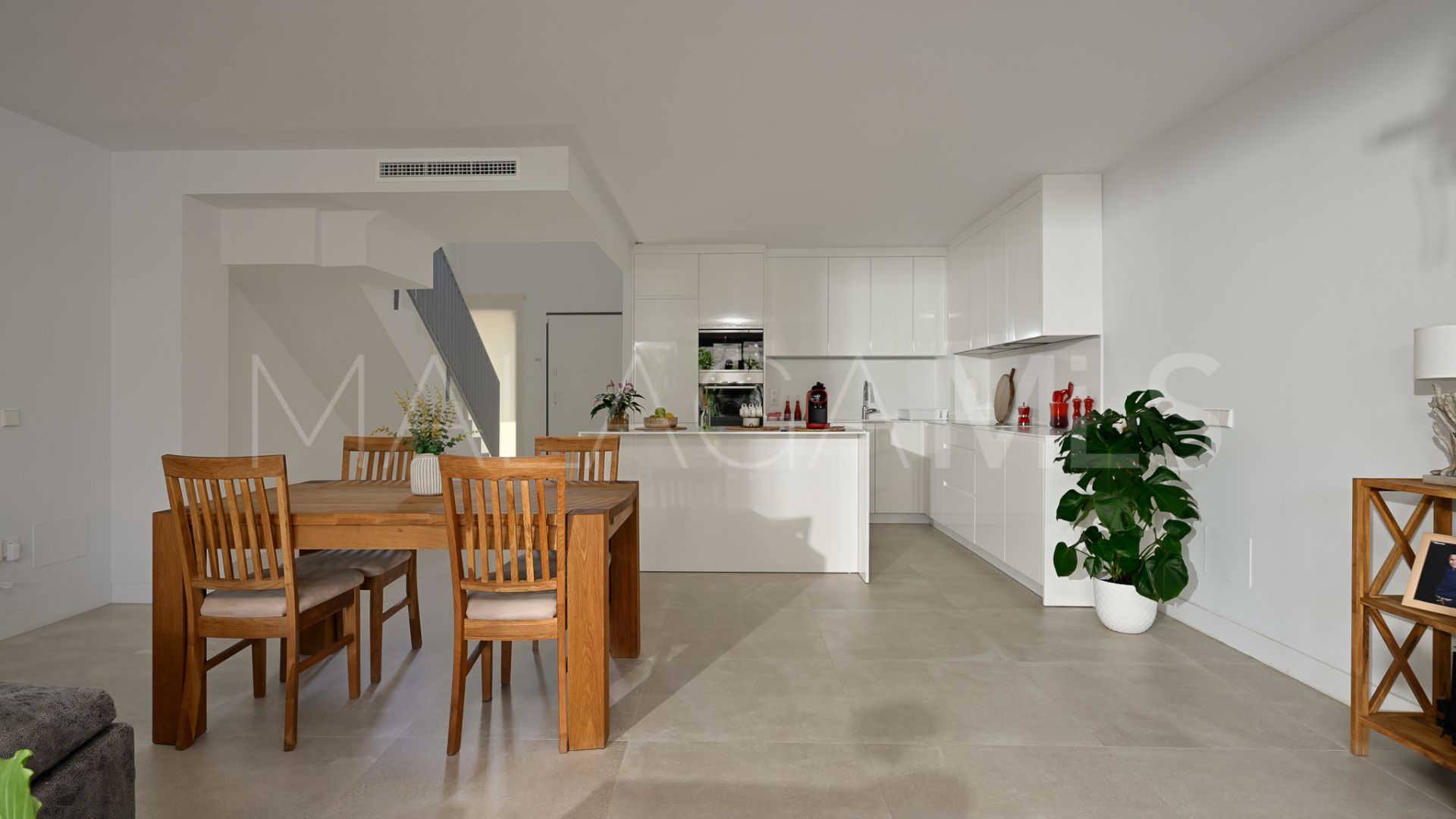 For sale town house in El Chaparral with 3 bedrooms