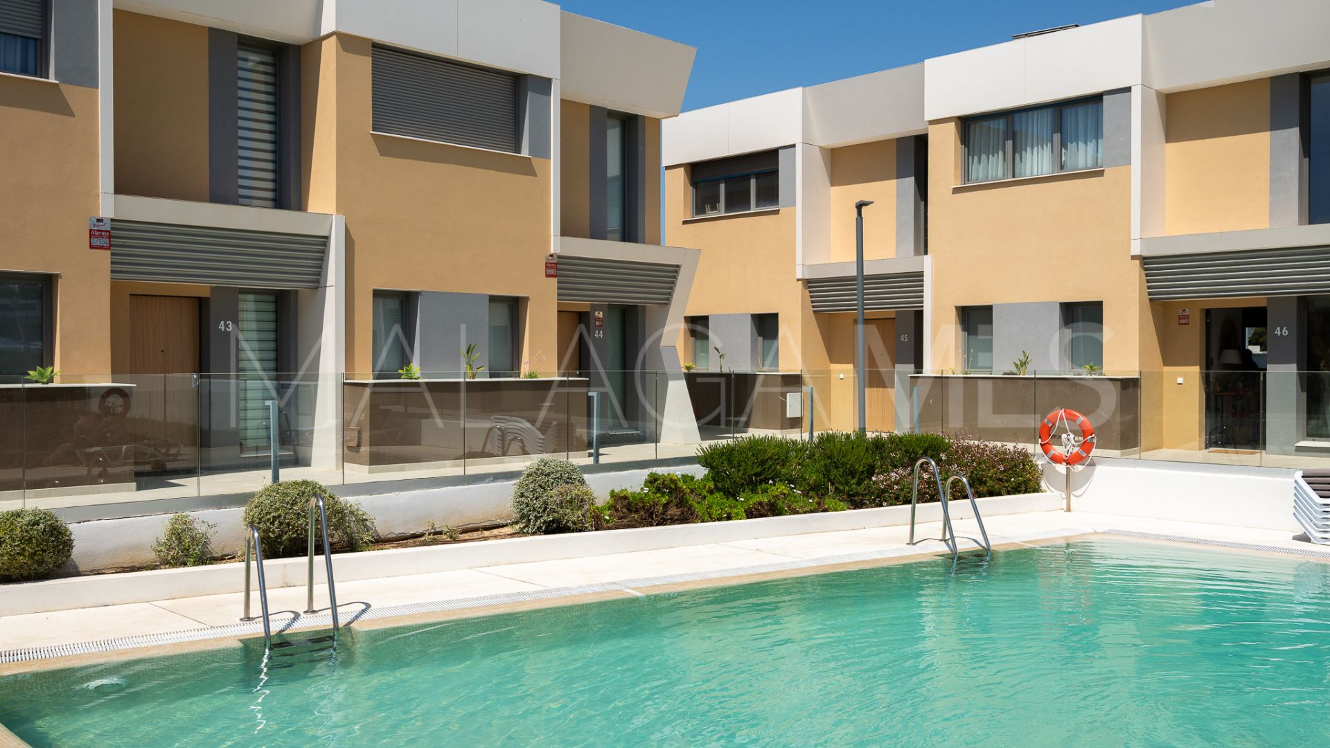 For sale town house in El Chaparral with 3 bedrooms