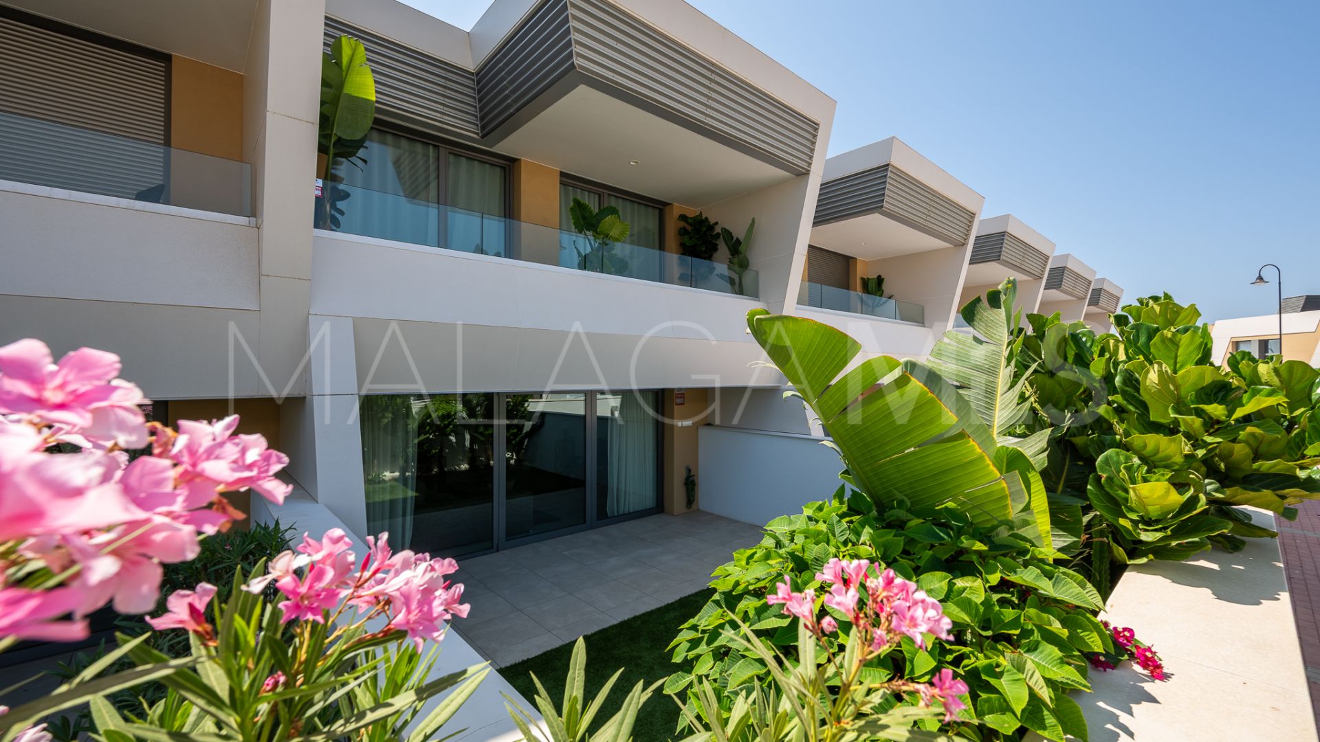 For sale town house in El Chaparral with 3 bedrooms