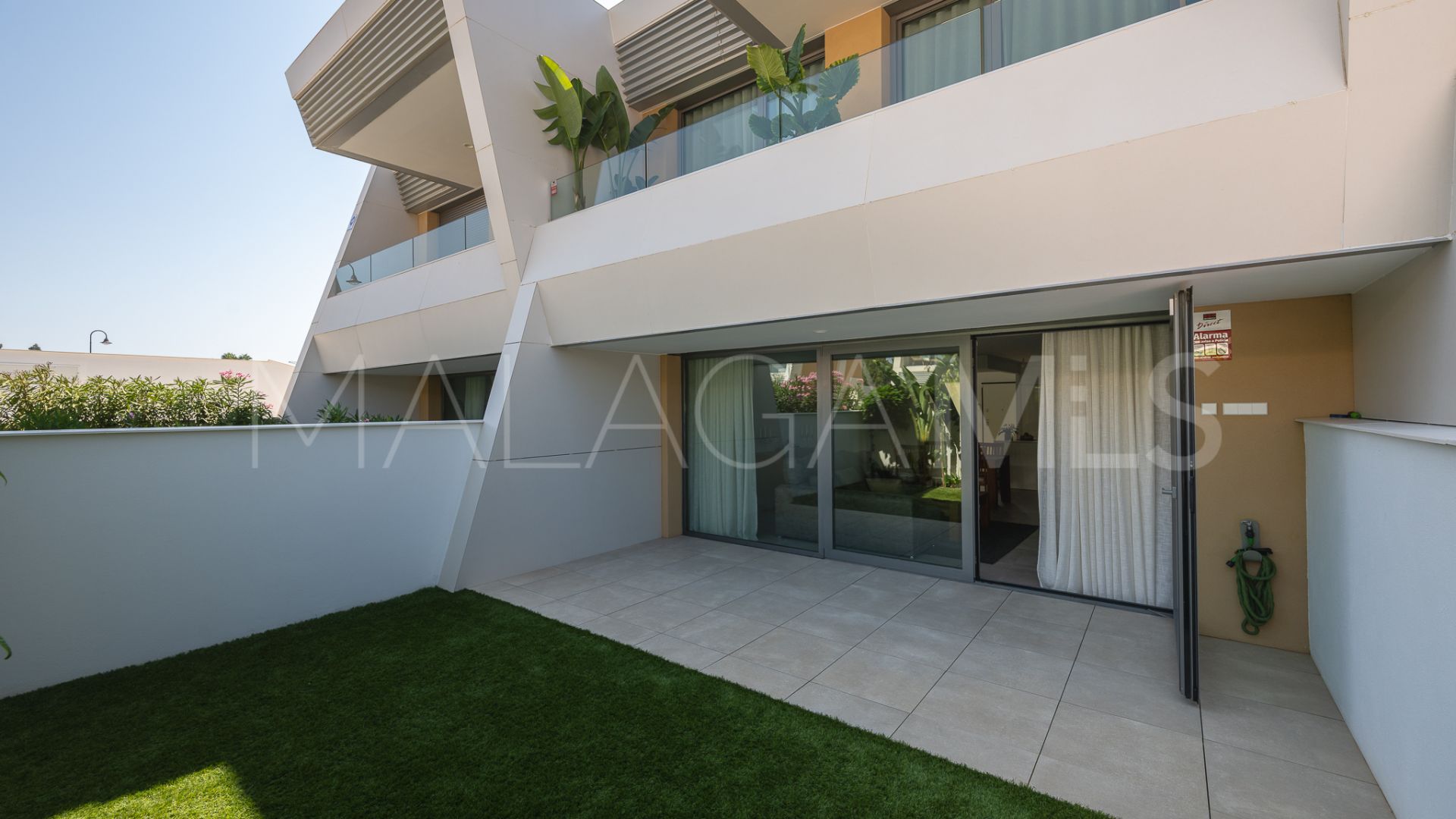 For sale town house in El Chaparral with 3 bedrooms