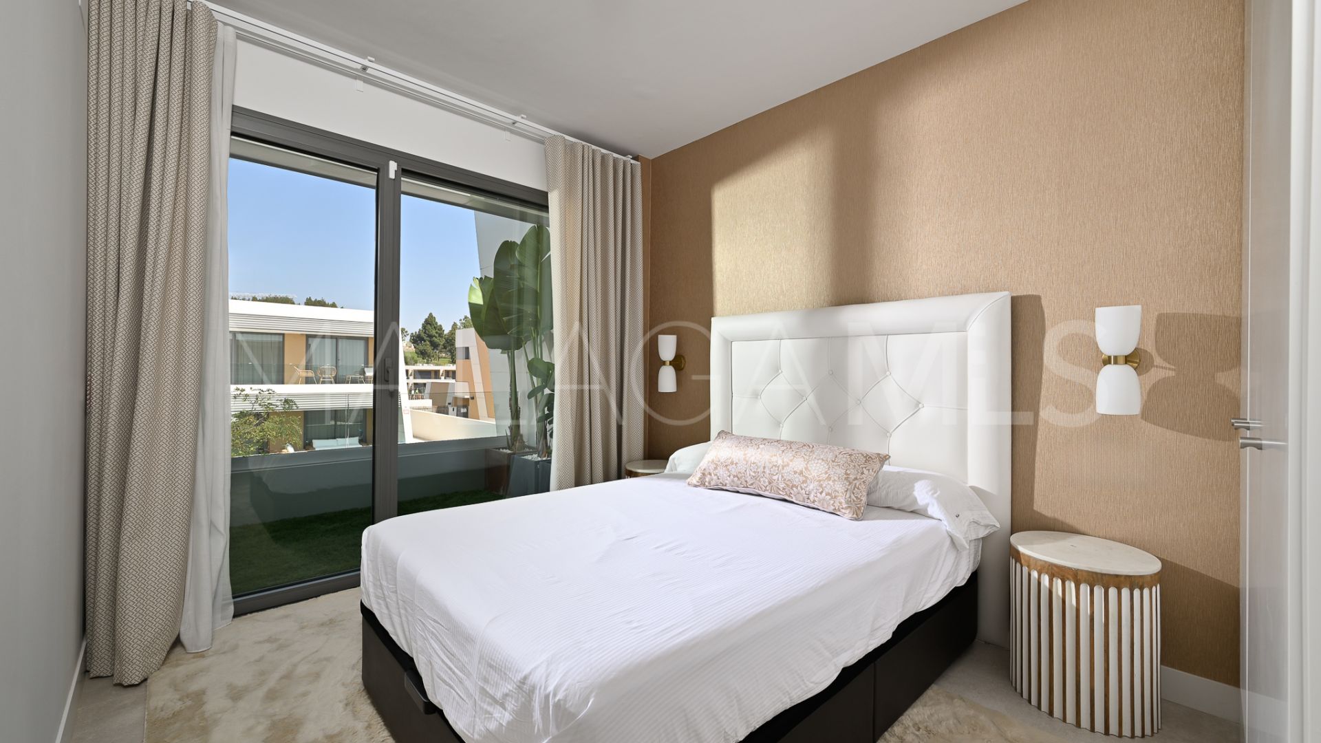 For sale town house in El Chaparral with 3 bedrooms