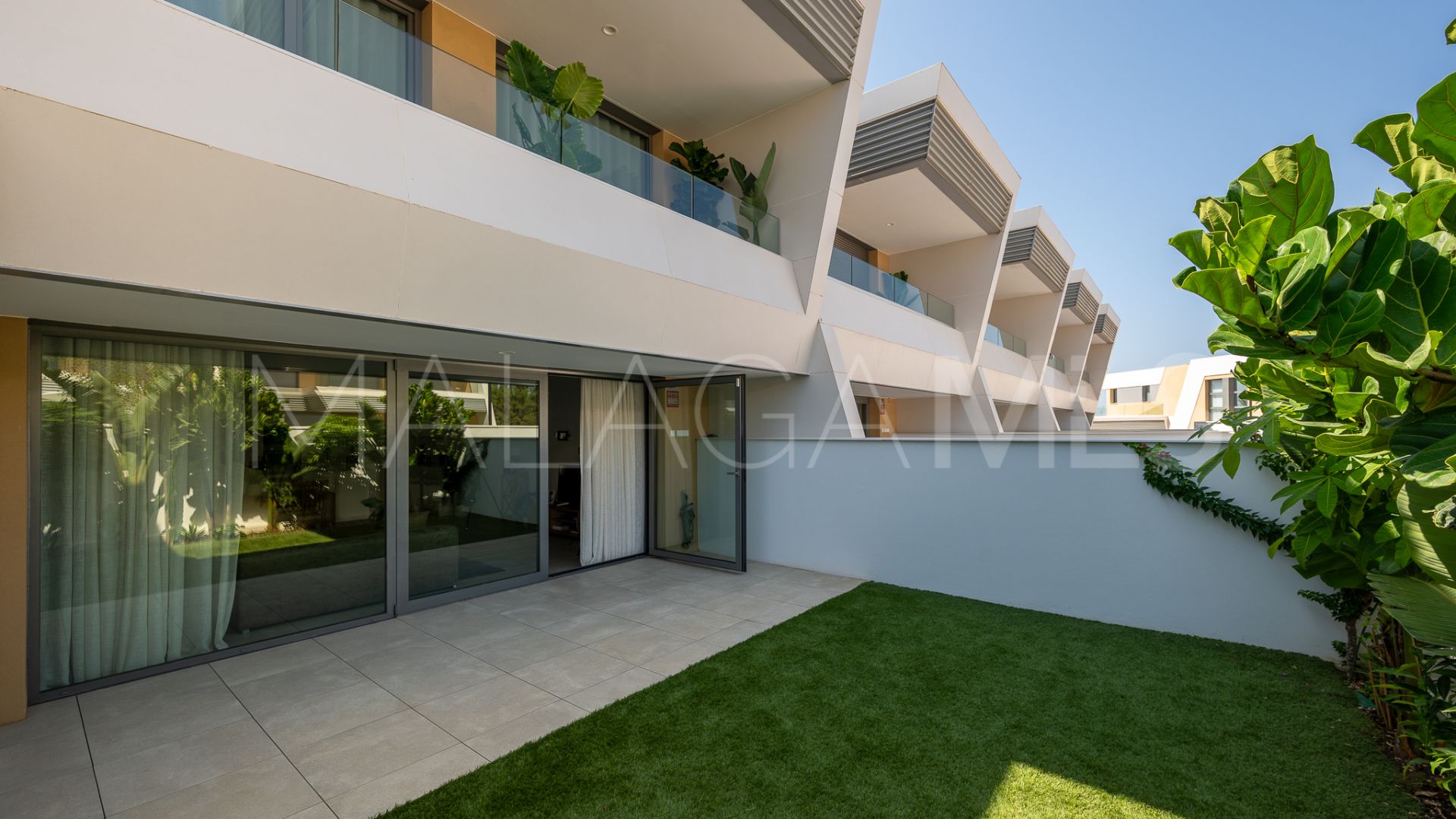 For sale town house in El Chaparral with 3 bedrooms