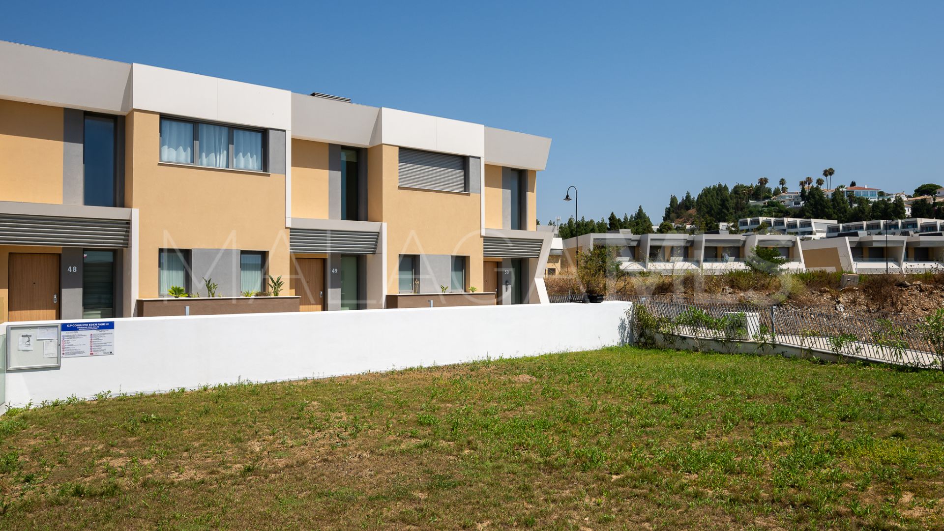 For sale town house in El Chaparral with 3 bedrooms