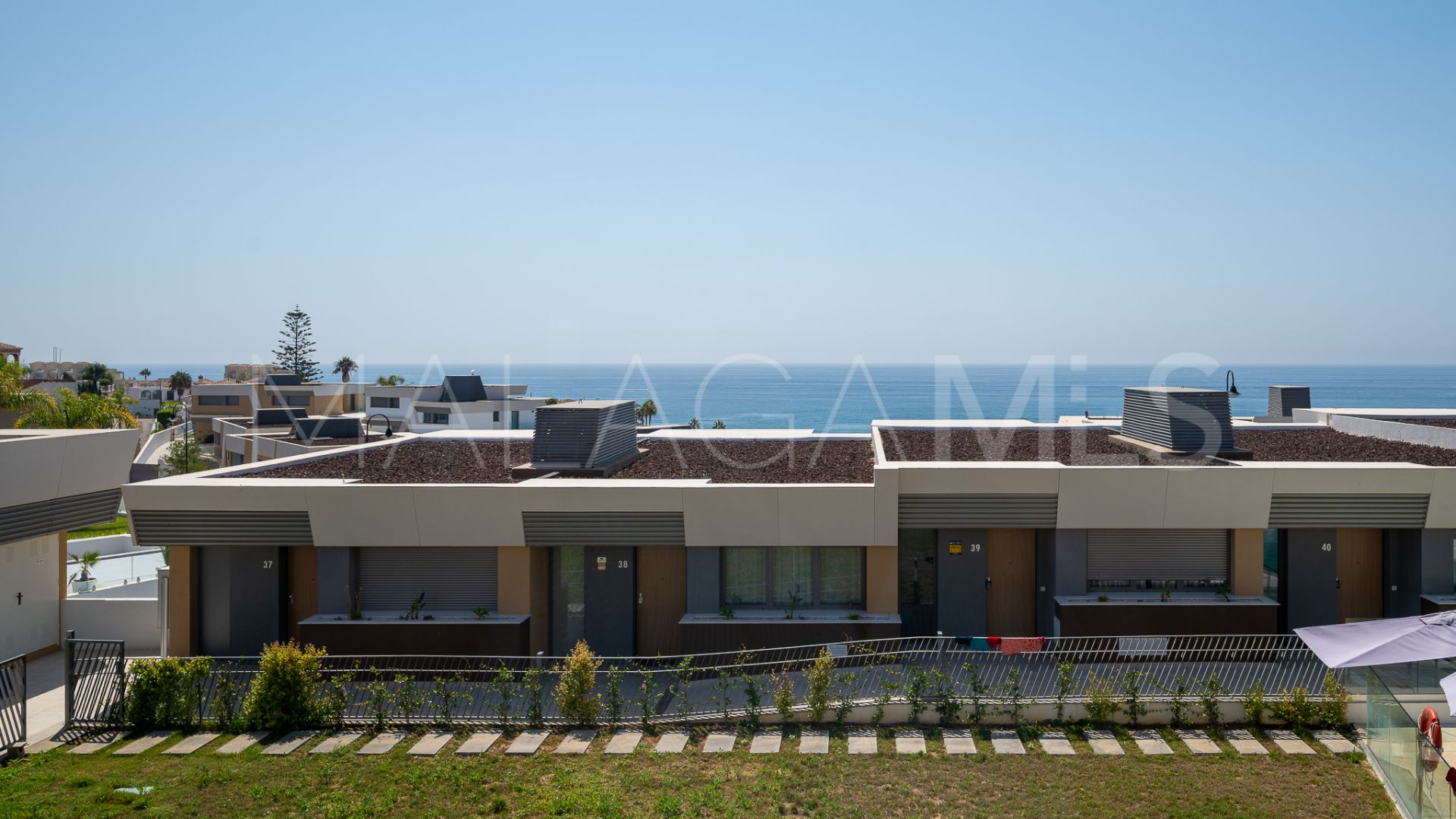 For sale town house in El Chaparral with 3 bedrooms