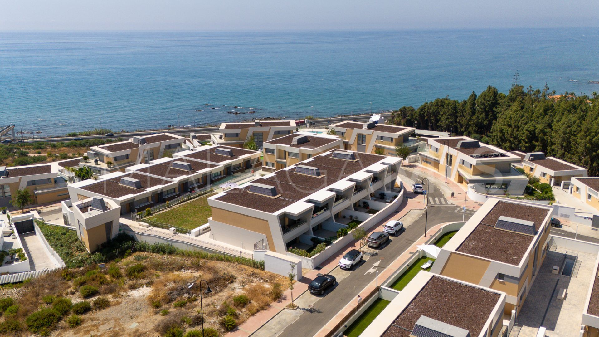 For sale town house in El Chaparral with 3 bedrooms