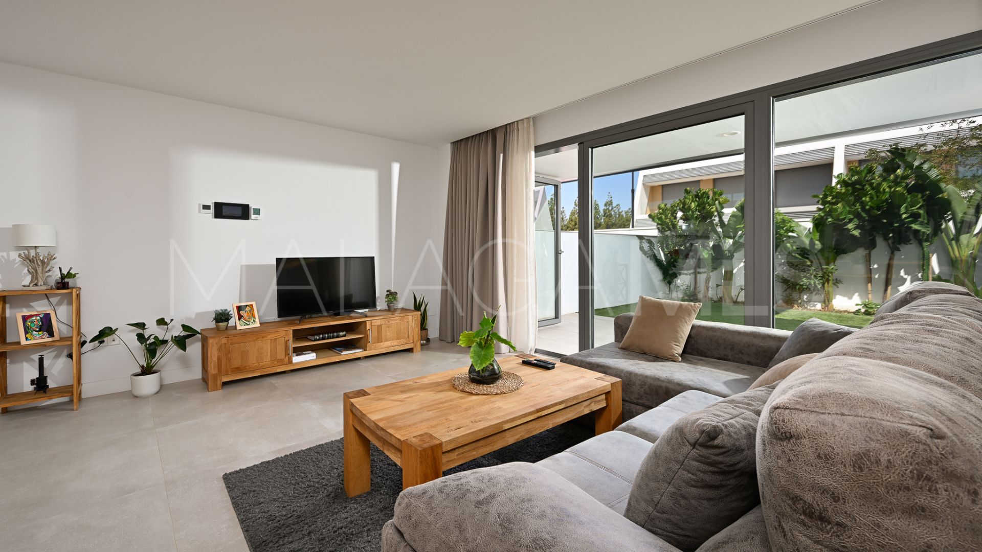 For sale town house in El Chaparral with 3 bedrooms