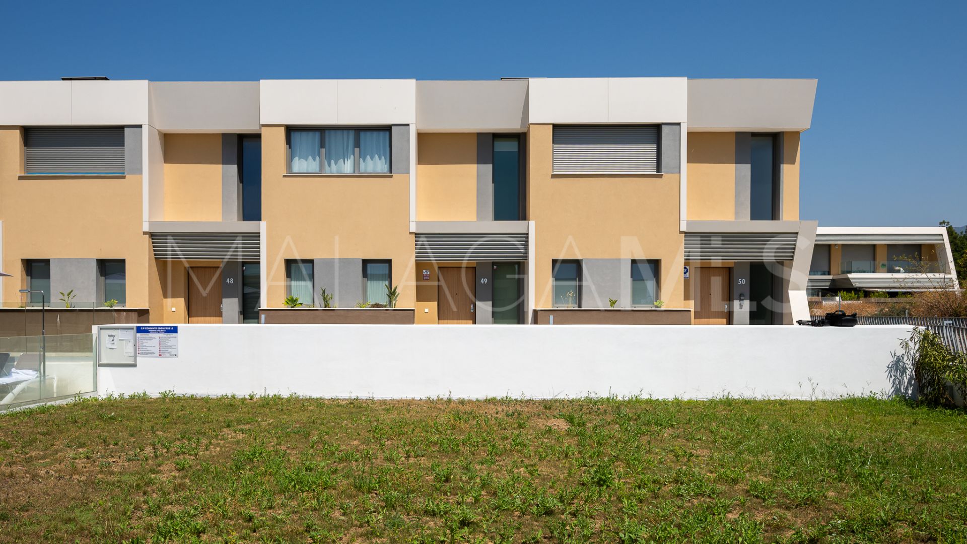 For sale town house in El Chaparral with 3 bedrooms