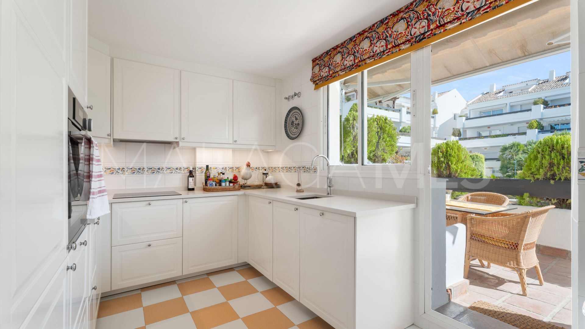 Zweistöckiges penthouse for sale in Nueva Andalucia