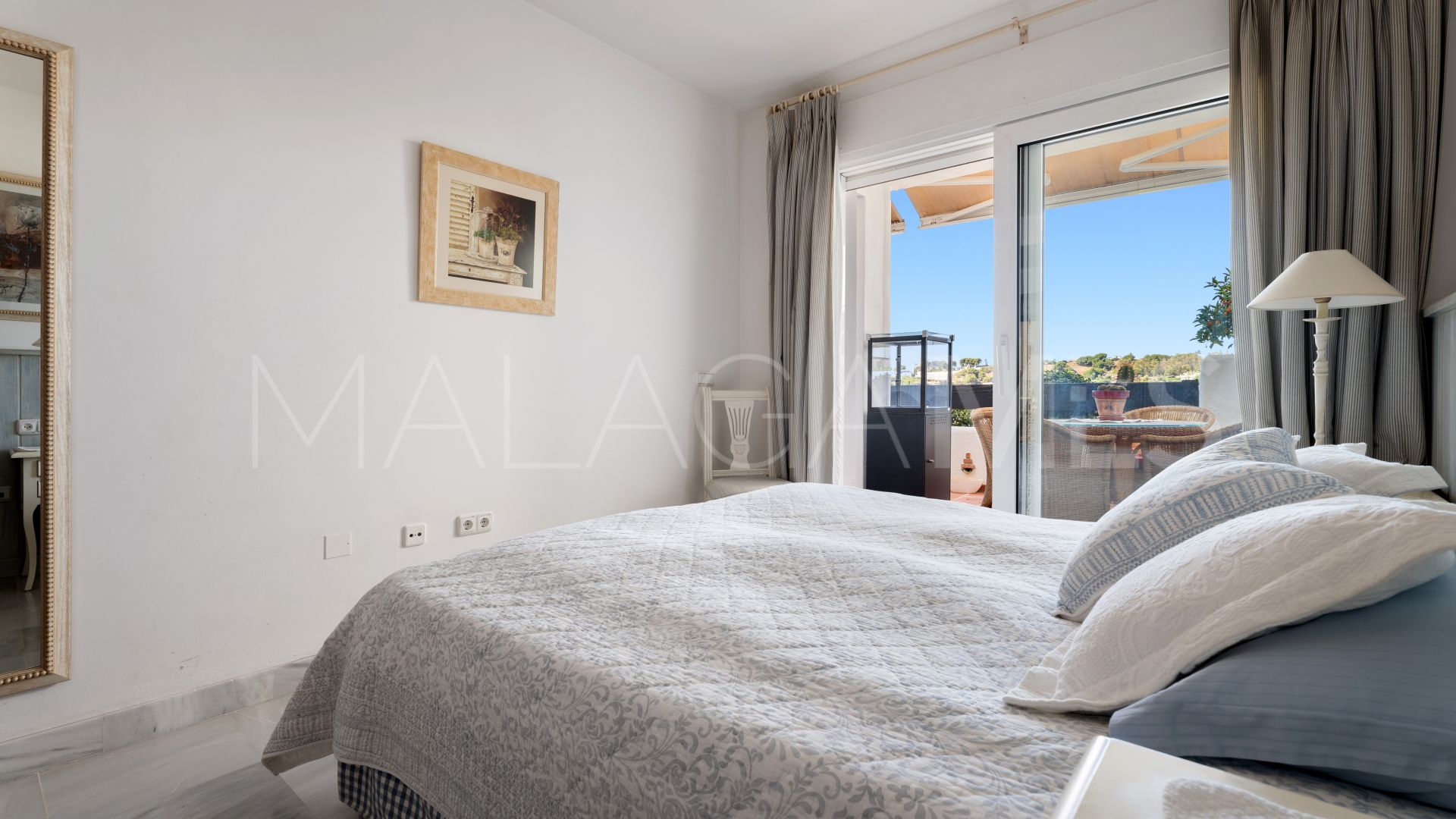 Zweistöckiges penthouse for sale in Nueva Andalucia
