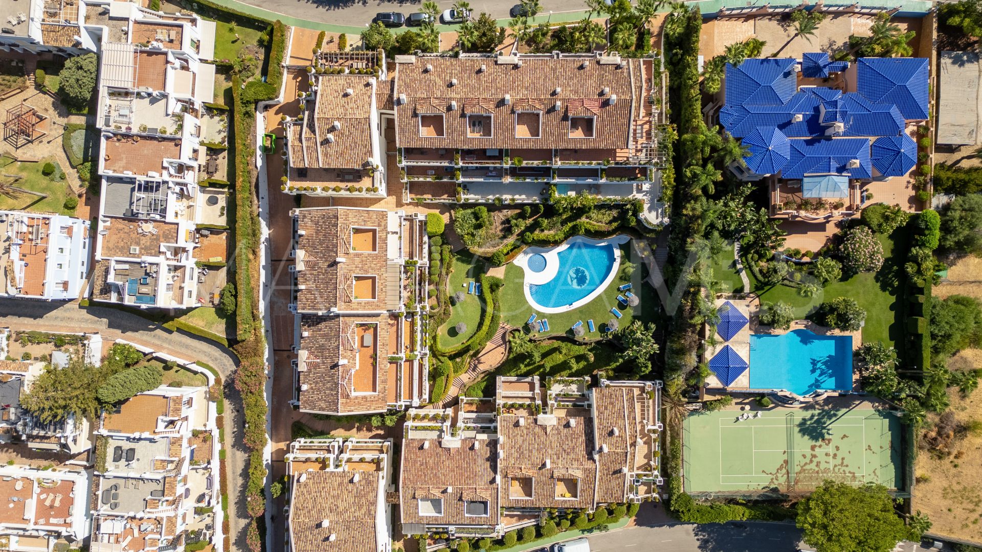 Zweistöckiges penthouse for sale in Nueva Andalucia