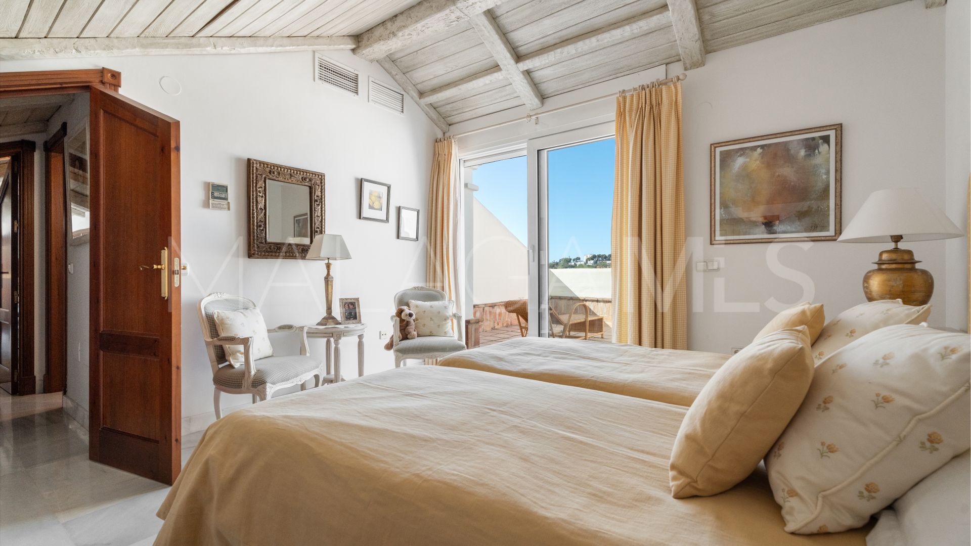Zweistöckiges penthouse for sale in Nueva Andalucia
