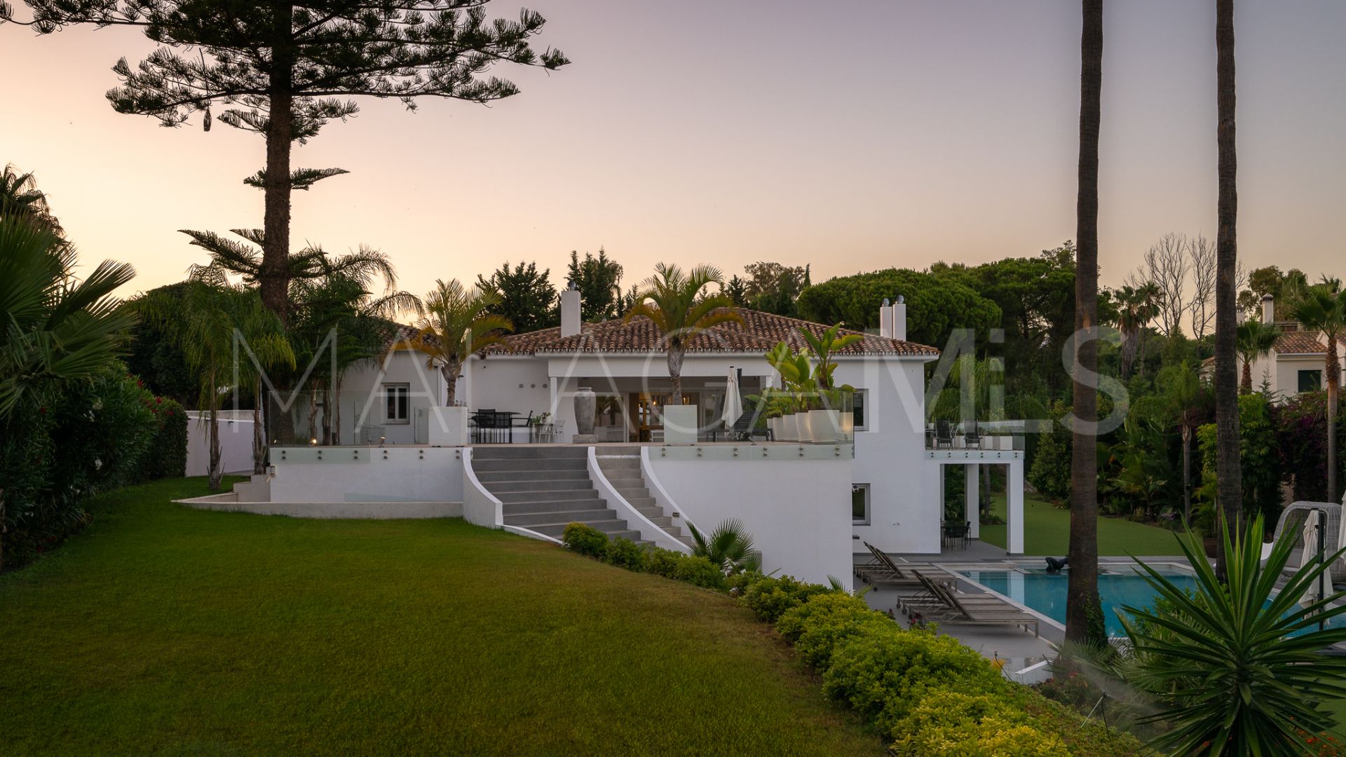 Villa for sale in Atalaya