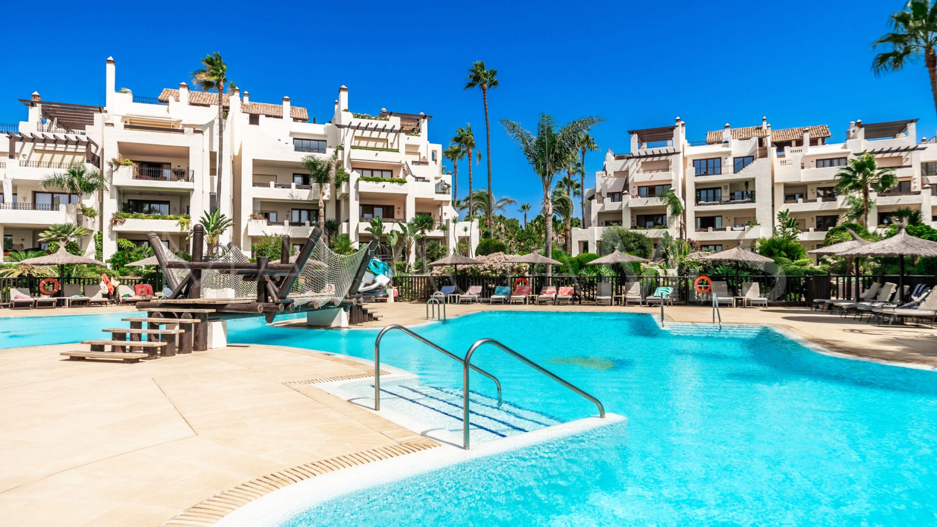 Se vende Ático in Bahía del Velerín with 3 bedrooms