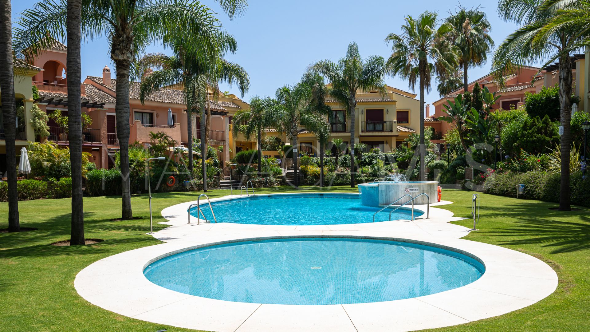 Se vende adosado in Jardines de las Lomas