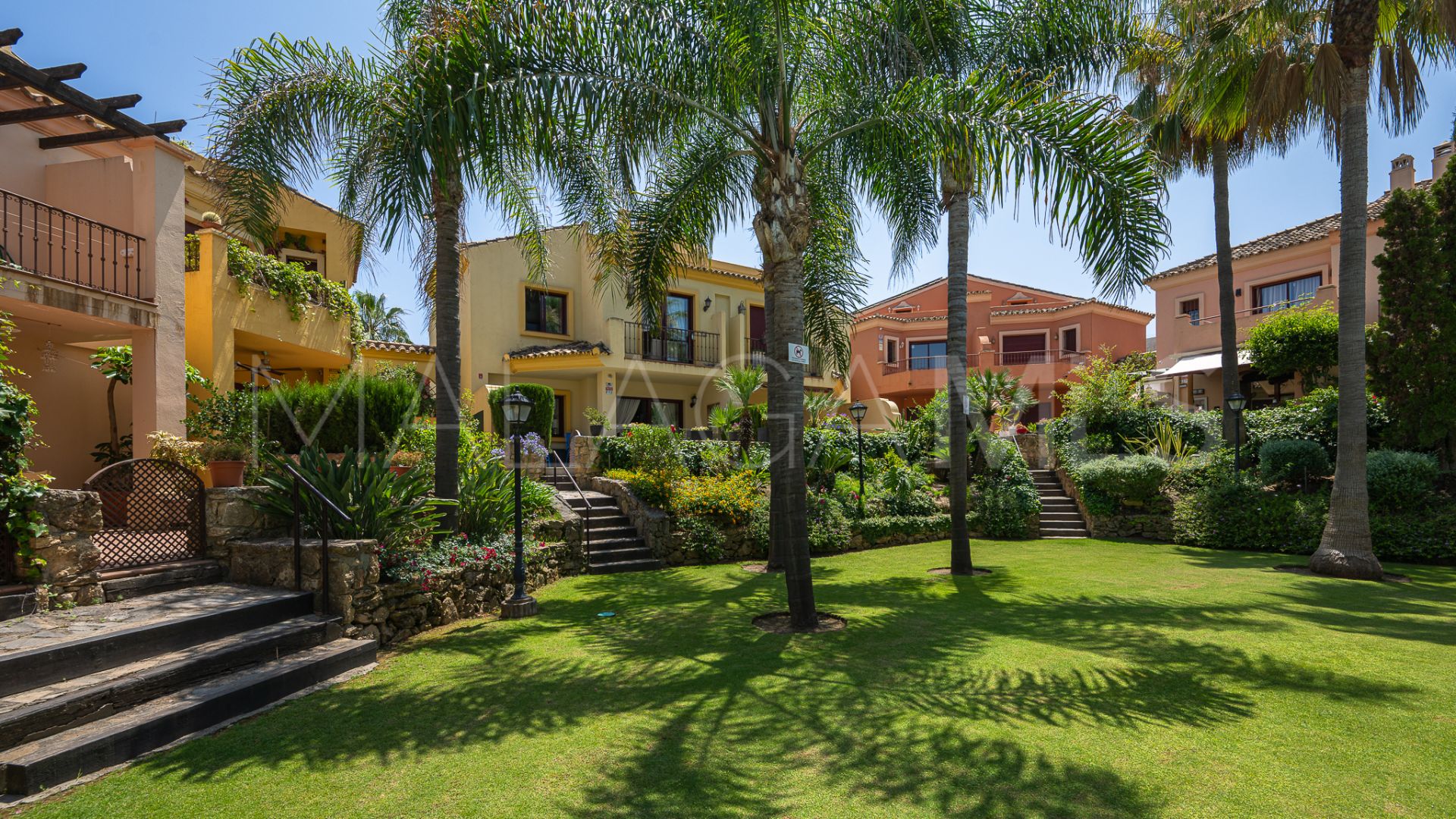 Se vende adosado in Jardines de las Lomas