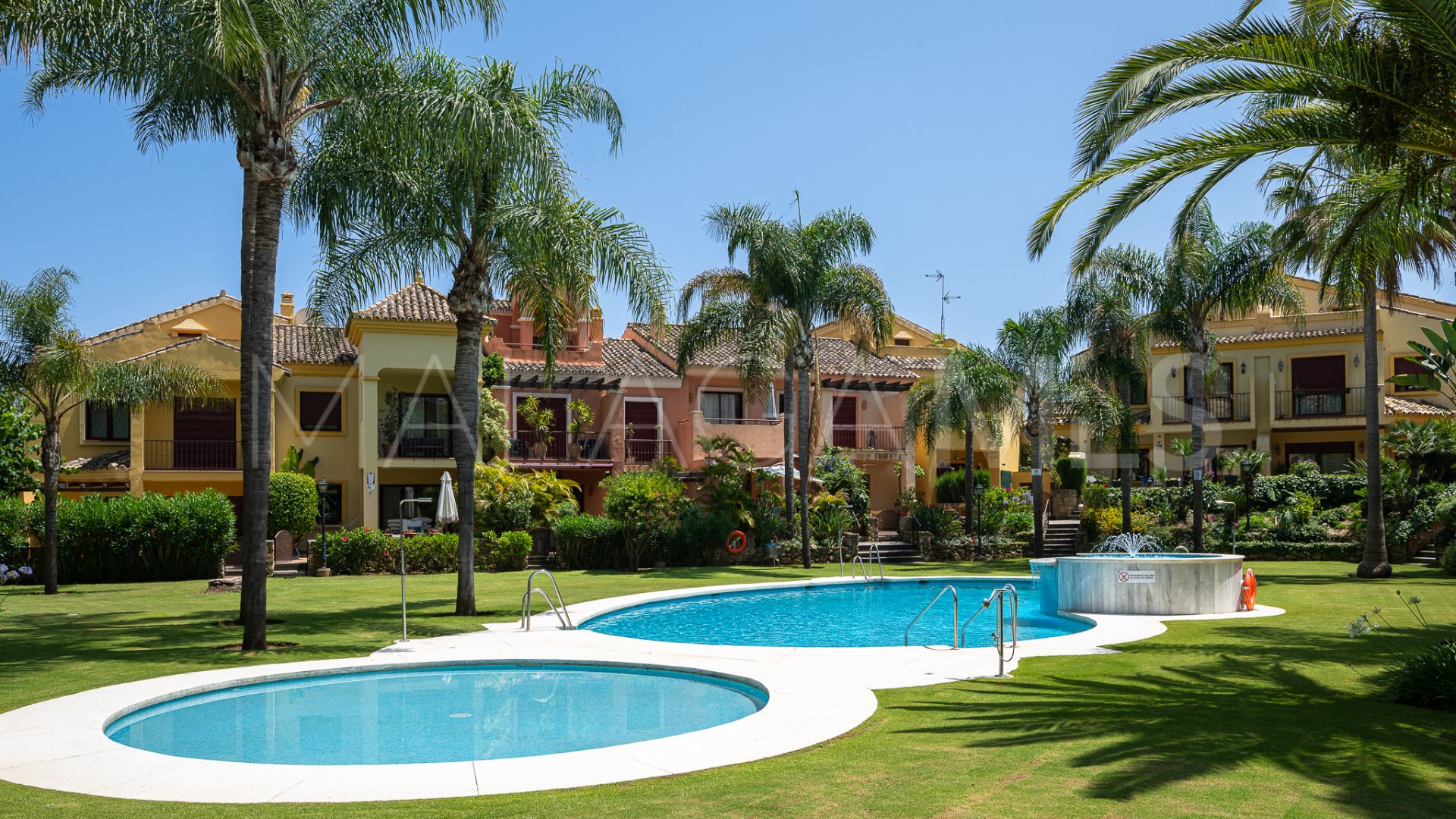 Se vende adosado in Jardines de las Lomas