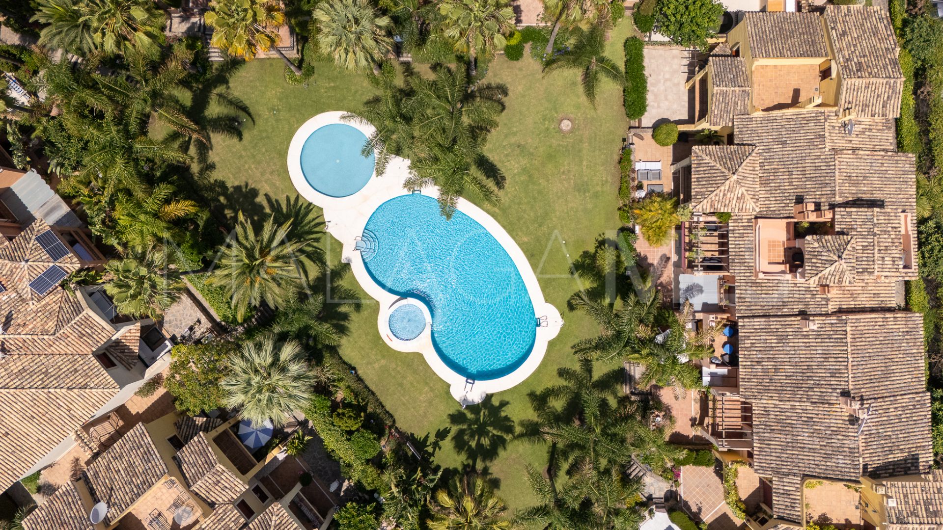 Se vende adosado in Jardines de las Lomas