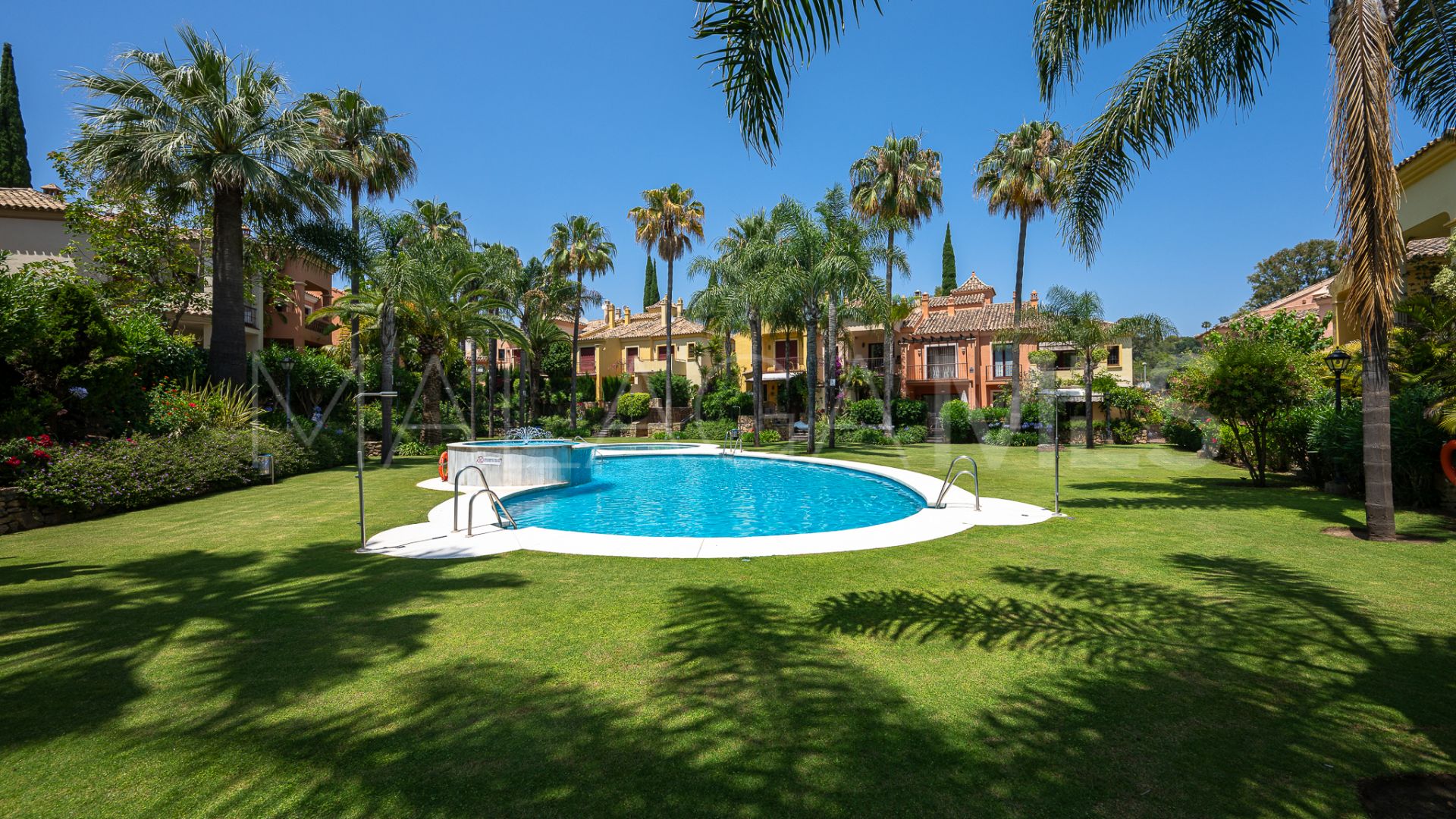 Se vende adosado in Jardines de las Lomas