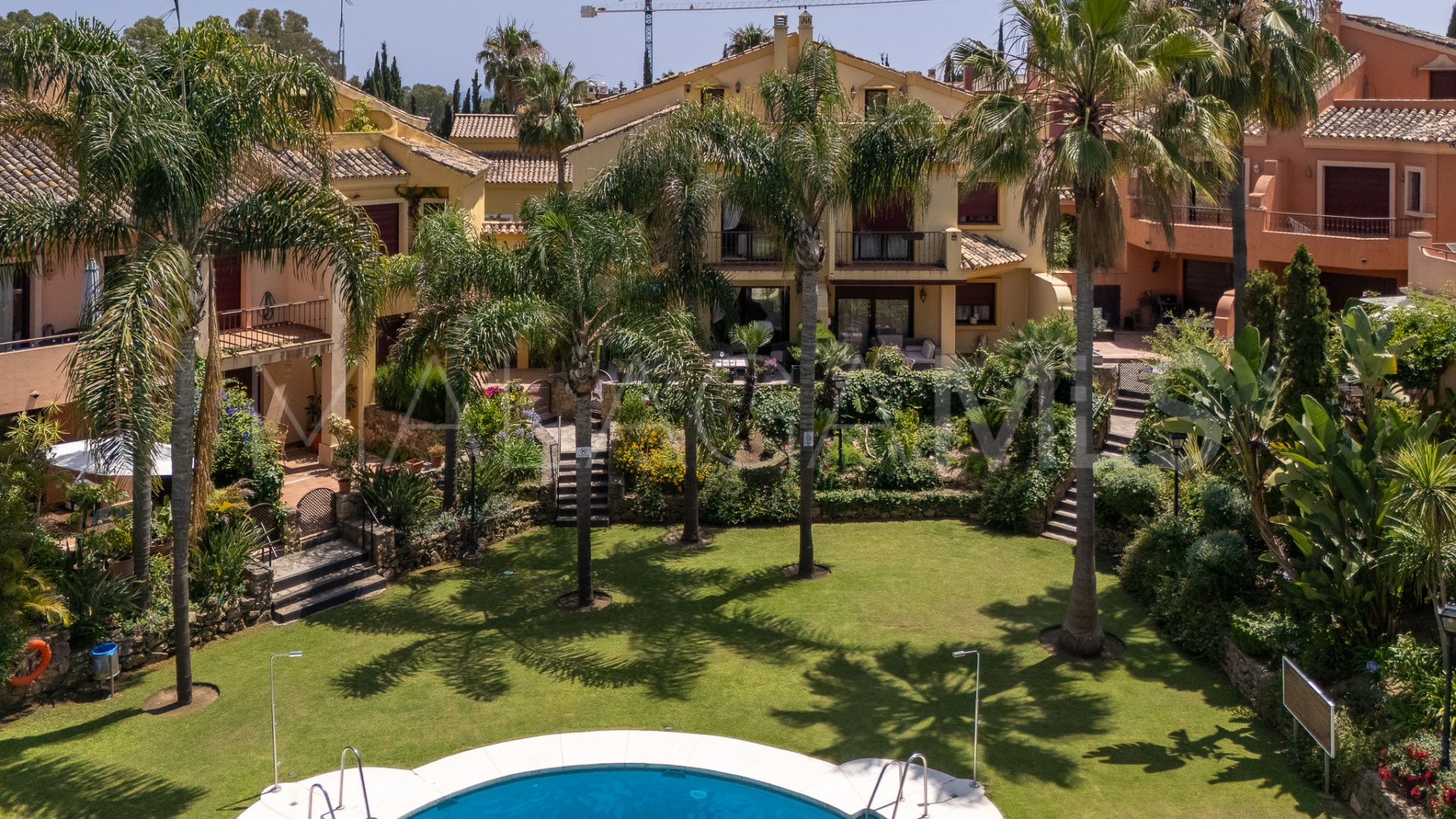 Se vende adosado in Jardines de las Lomas