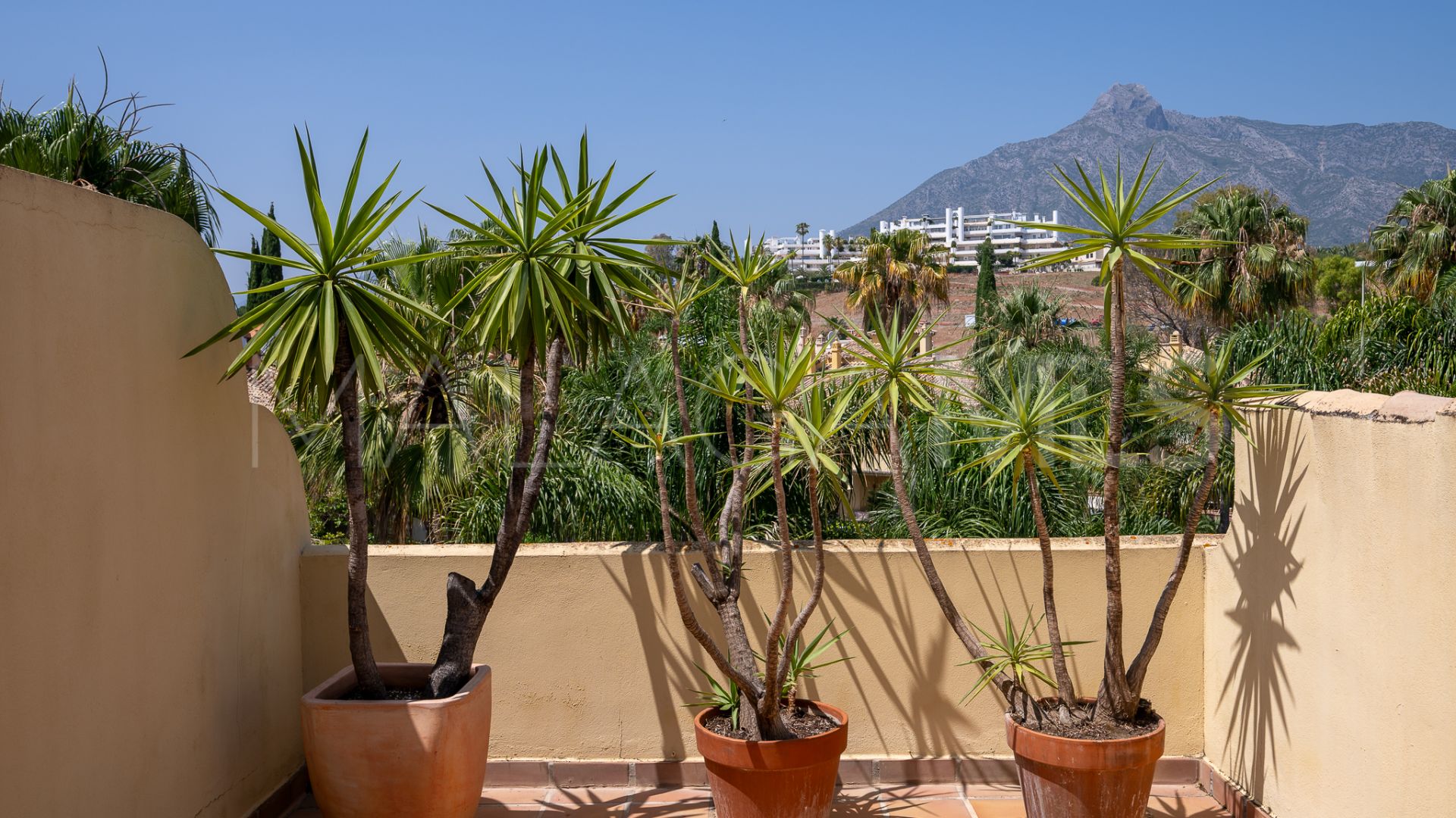 Se vende adosado in Jardines de las Lomas