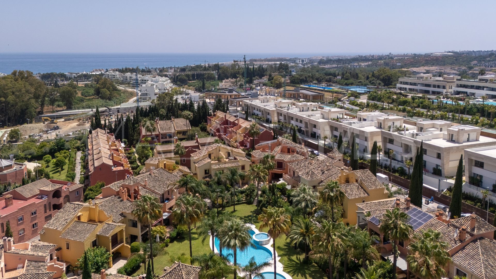 Se vende adosado in Jardines de las Lomas
