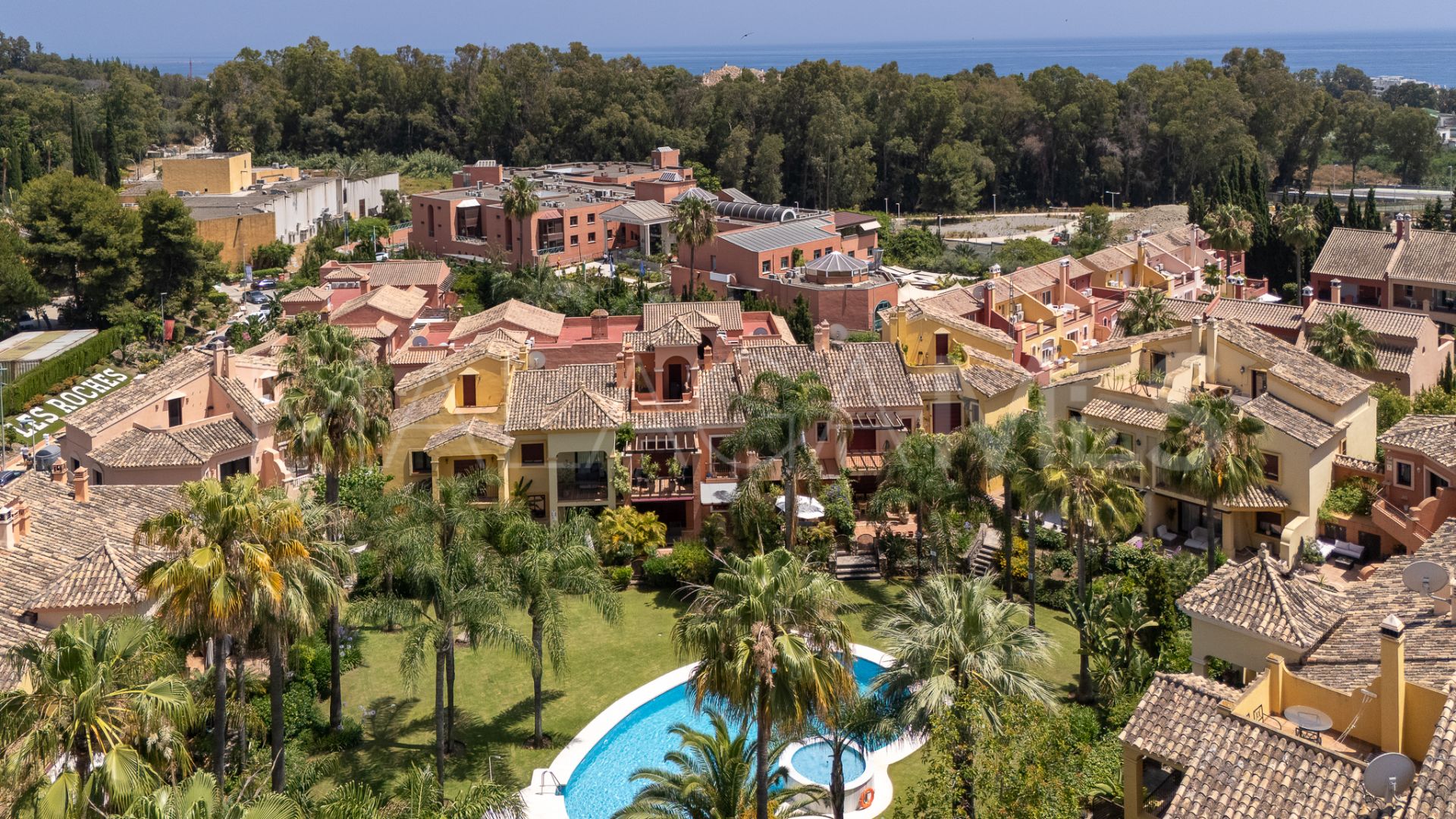 Se vende adosado in Jardines de las Lomas