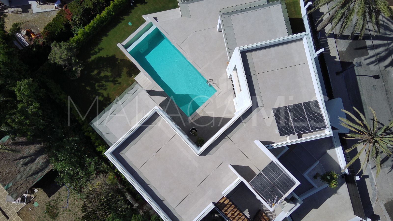 5 bedrooms villa for sale in Marbesa