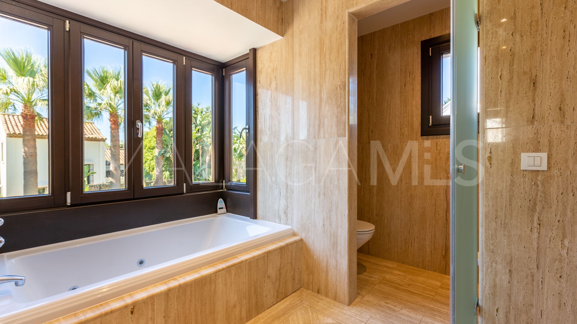 Villa for sale in Casasola with 6 bedrooms