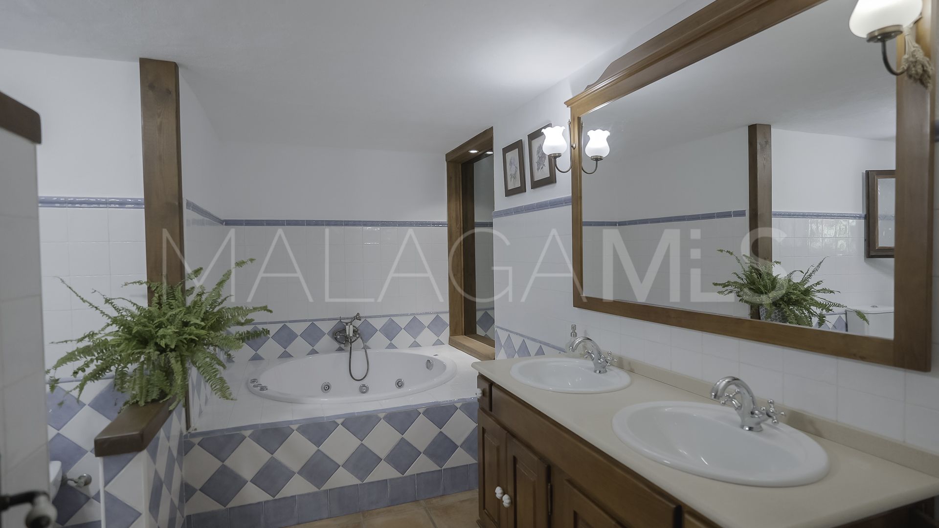 For sale 3 bedrooms country house in Riogordo