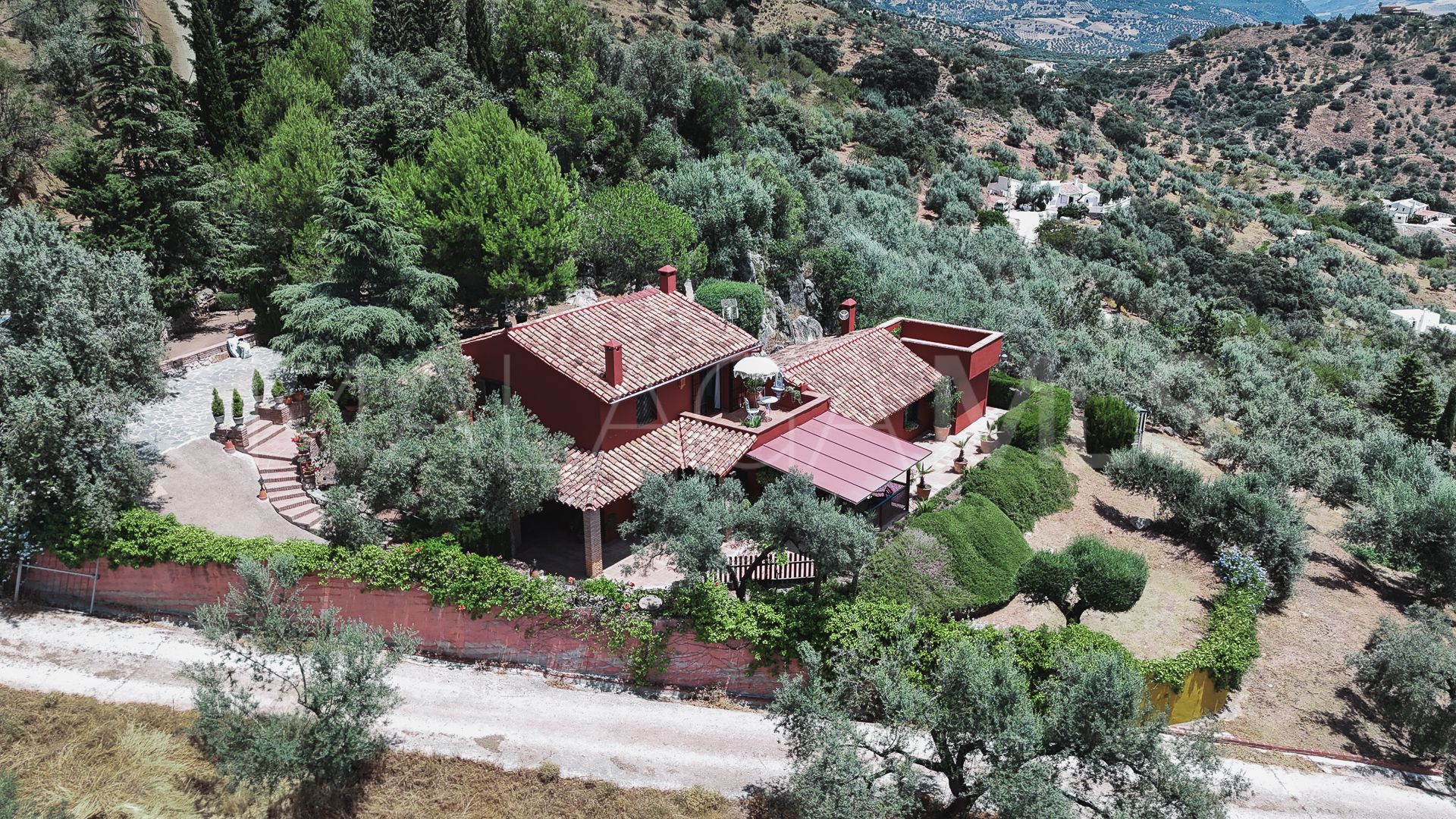 For sale 3 bedrooms country house in Riogordo