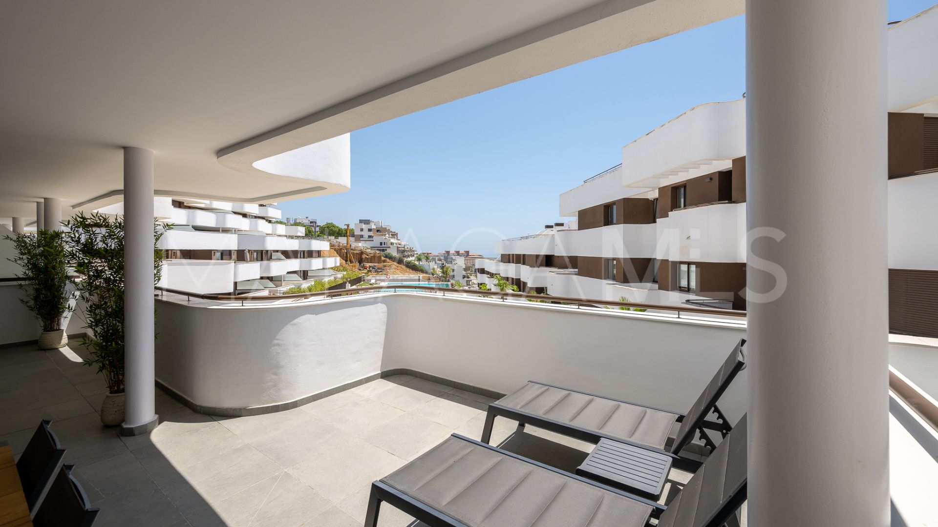 For sale Estepona Town apartment with 3 bedrooms