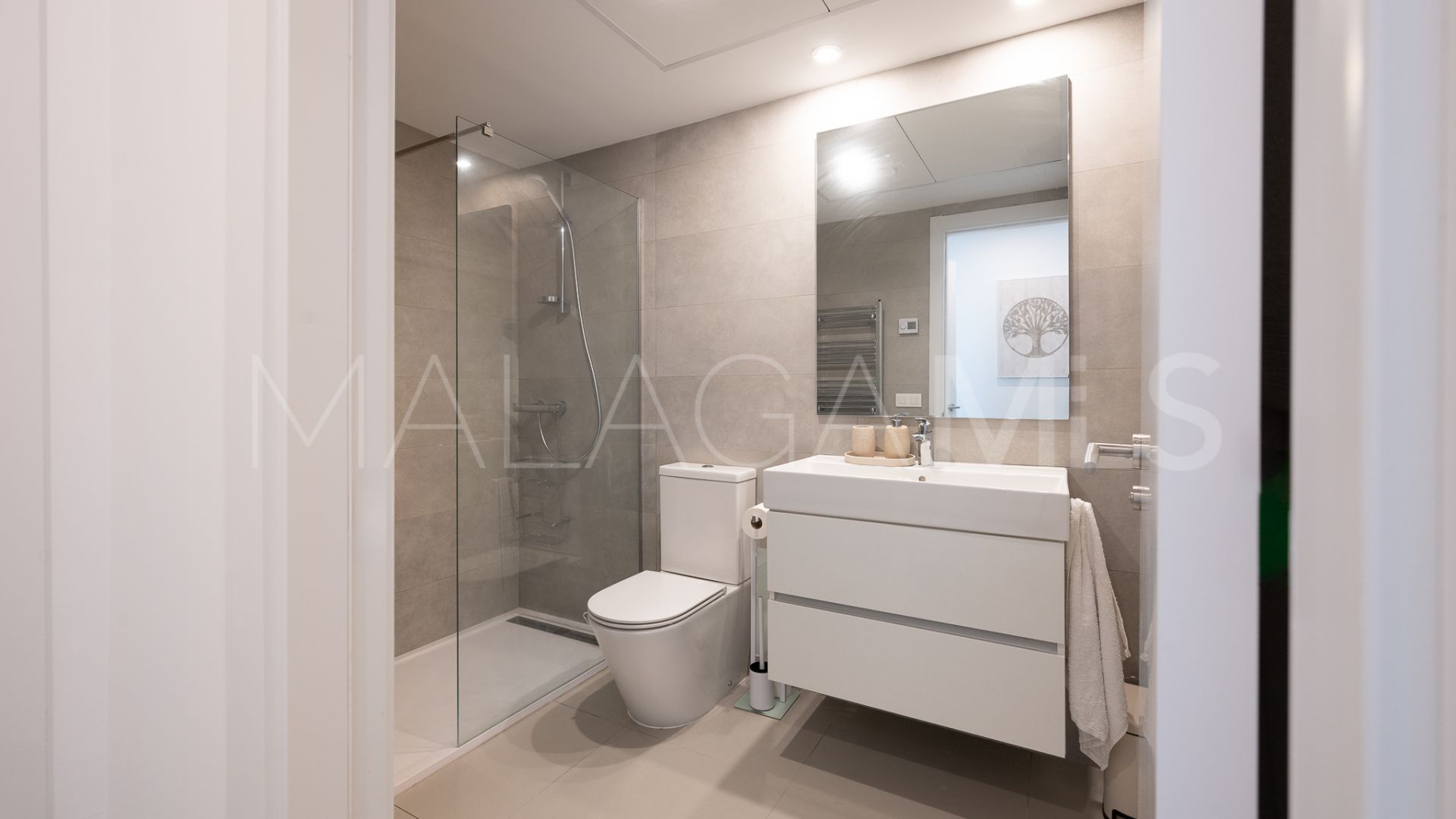 For sale Estepona Town apartment with 3 bedrooms