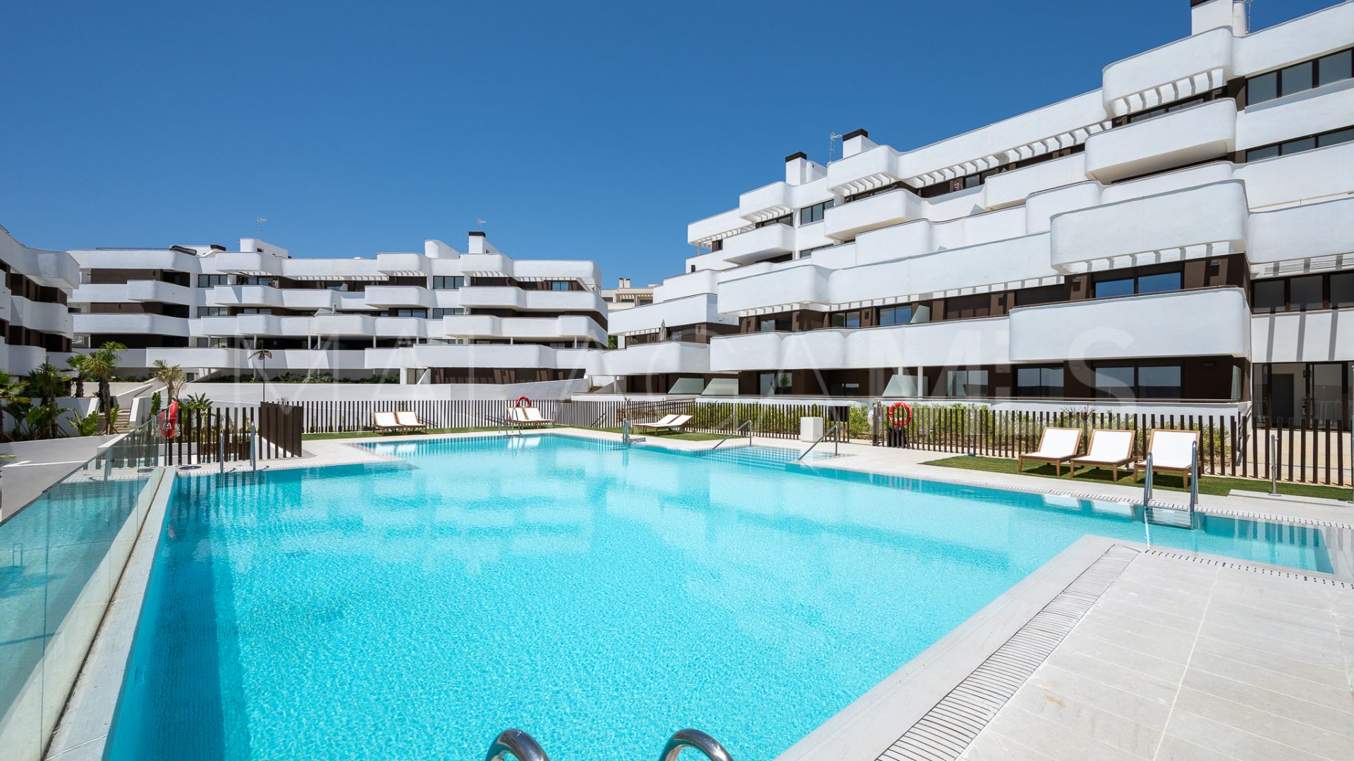 For sale Estepona Town apartment with 3 bedrooms