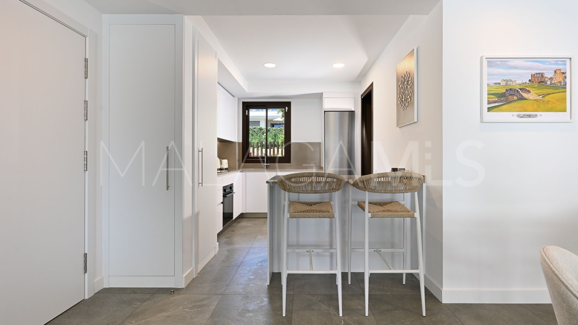For sale Estepona Town apartment with 3 bedrooms