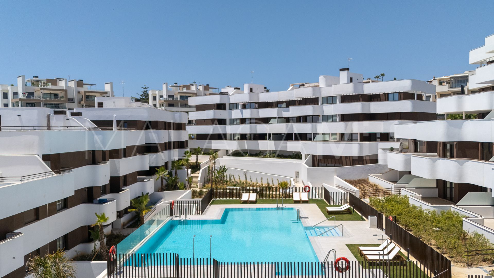 For sale Estepona Town apartment with 3 bedrooms