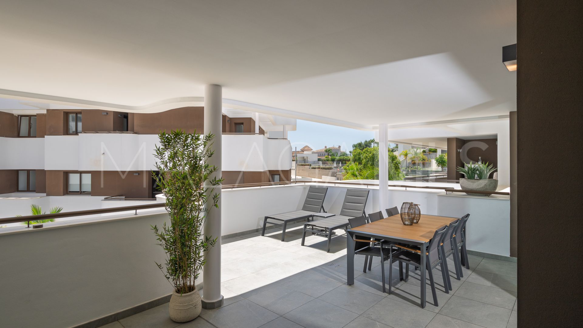For sale Estepona Town apartment with 3 bedrooms