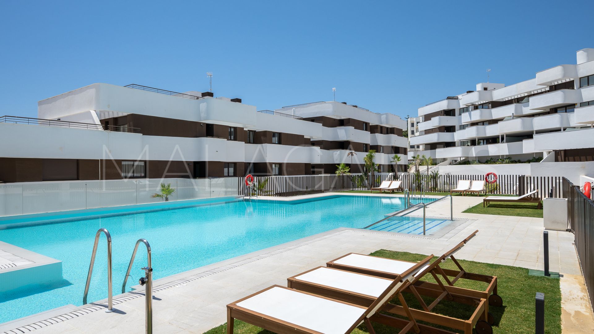 For sale Estepona Town apartment with 3 bedrooms