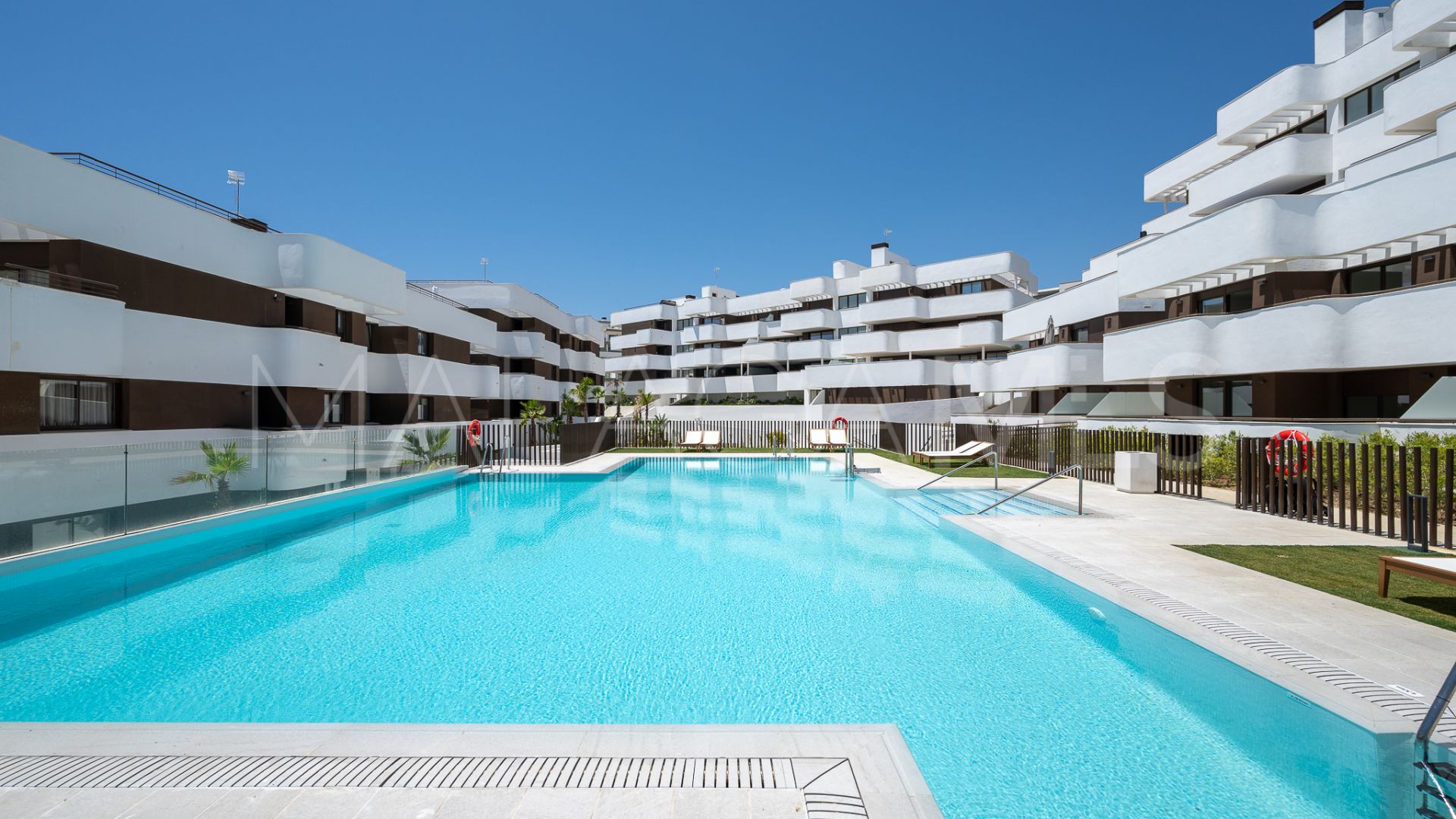 For sale Estepona Town apartment with 3 bedrooms