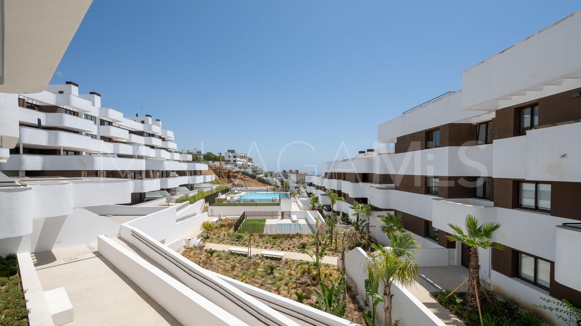 For sale Estepona Town apartment with 3 bedrooms