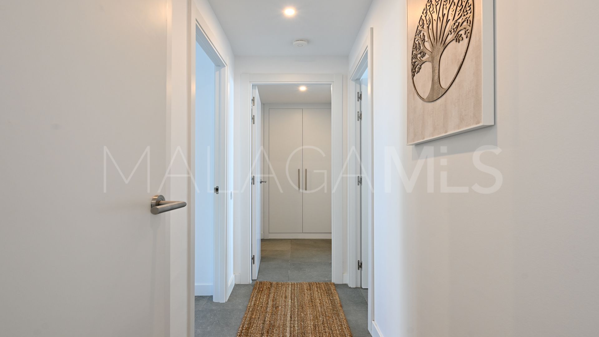 For sale Estepona Town apartment with 3 bedrooms
