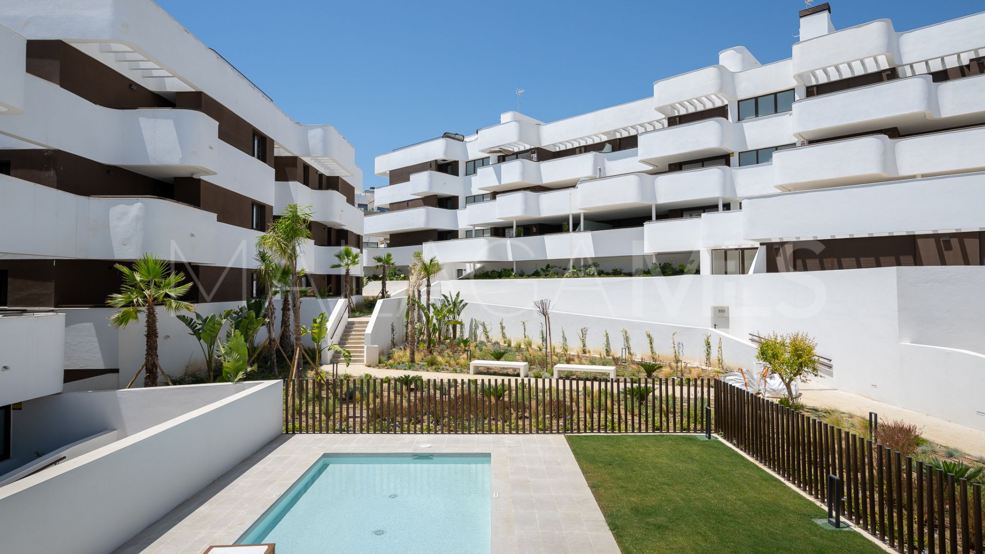 For sale Estepona Town apartment with 3 bedrooms