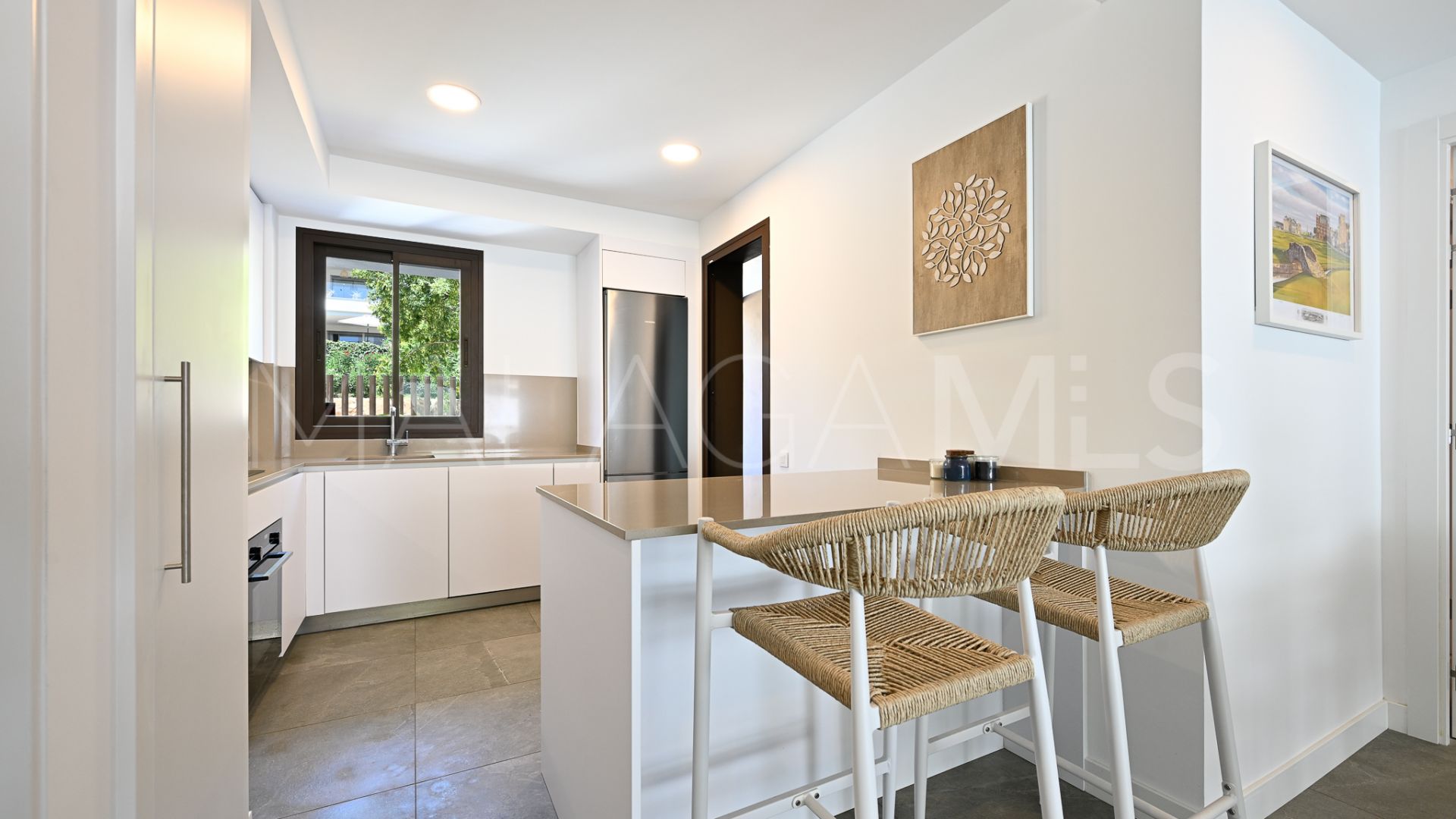 For sale Estepona Town apartment with 3 bedrooms