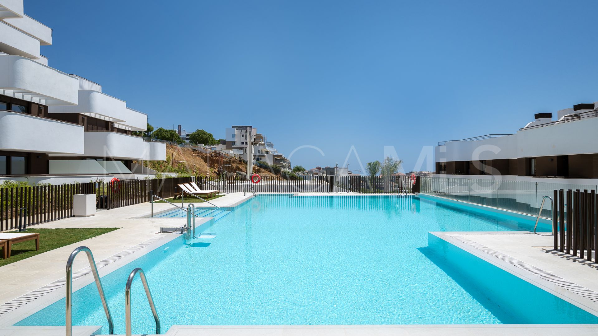 For sale Estepona Town apartment with 3 bedrooms